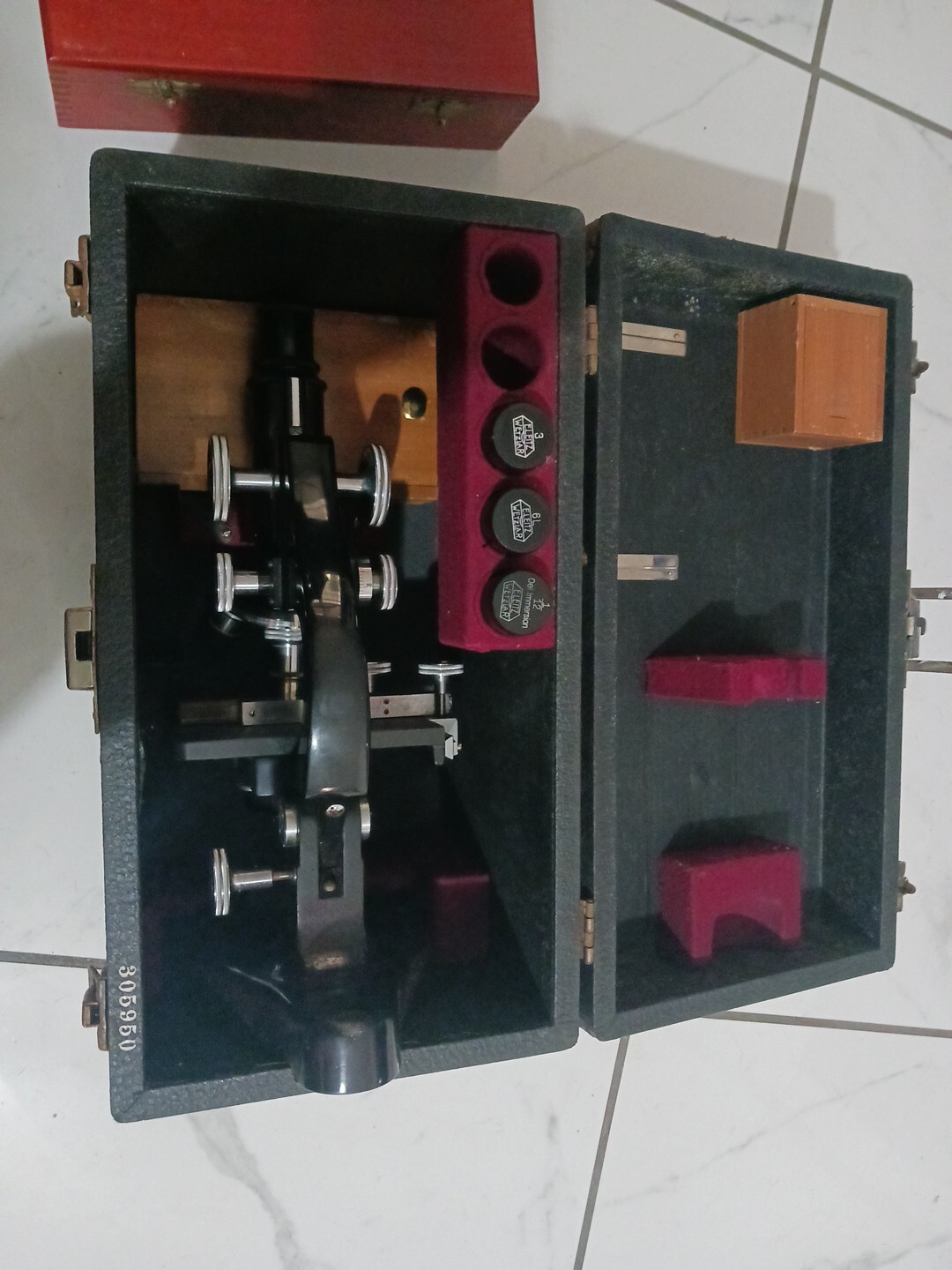 Vintage 1938 E. Leith Microscope Complete