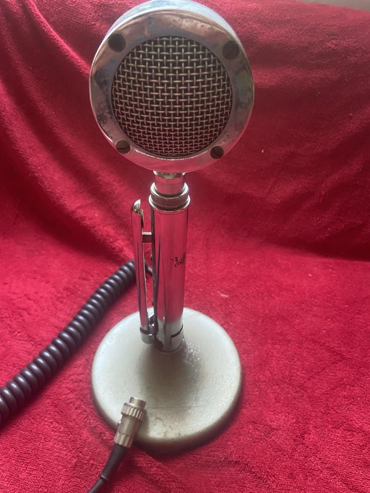 Silver (Eagle ???)   Desk Microphone  Wired 4 Pin Works