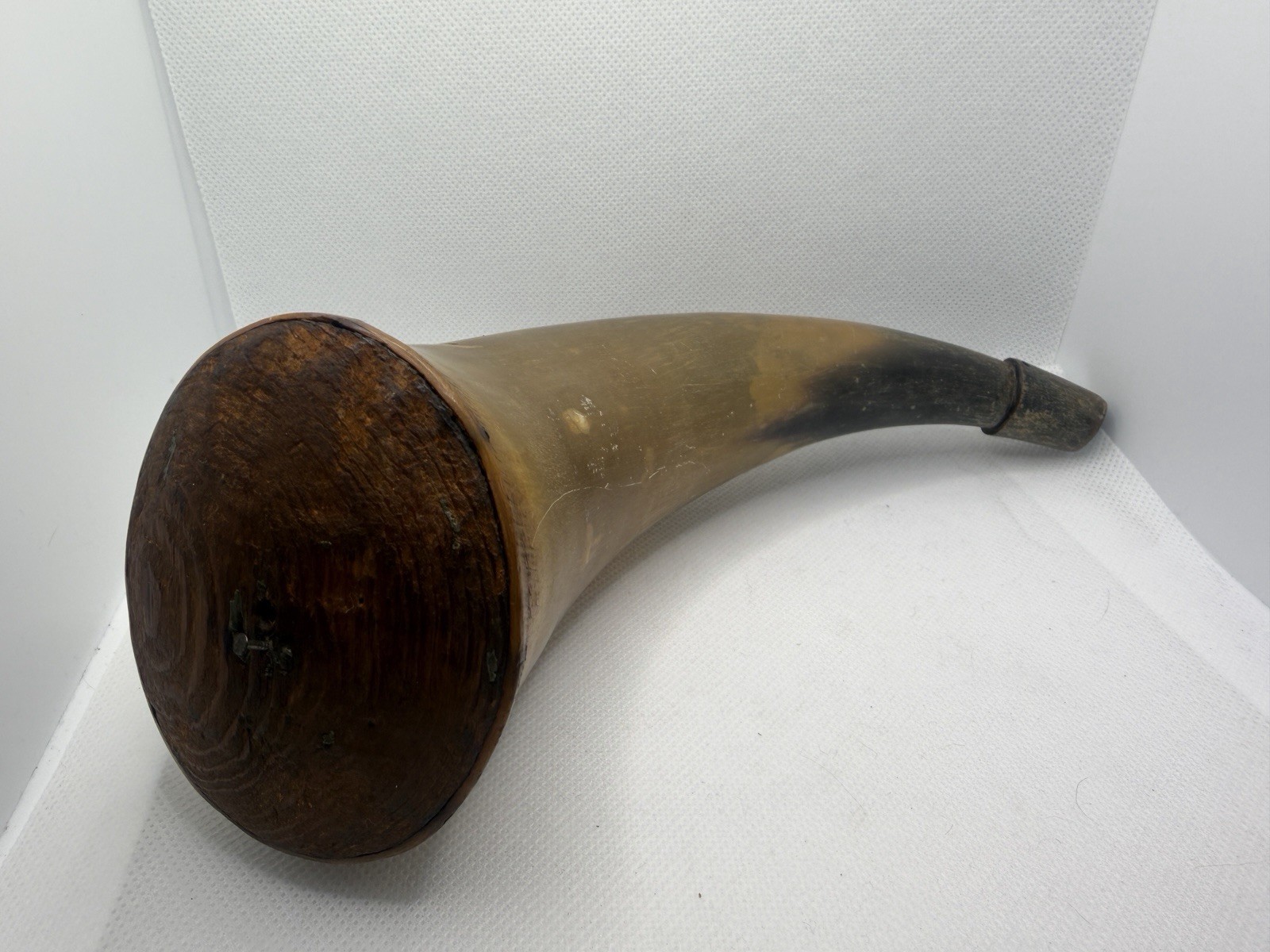 Antique Powder Horn With Wood Stopper, Colonial America Late 18th Century