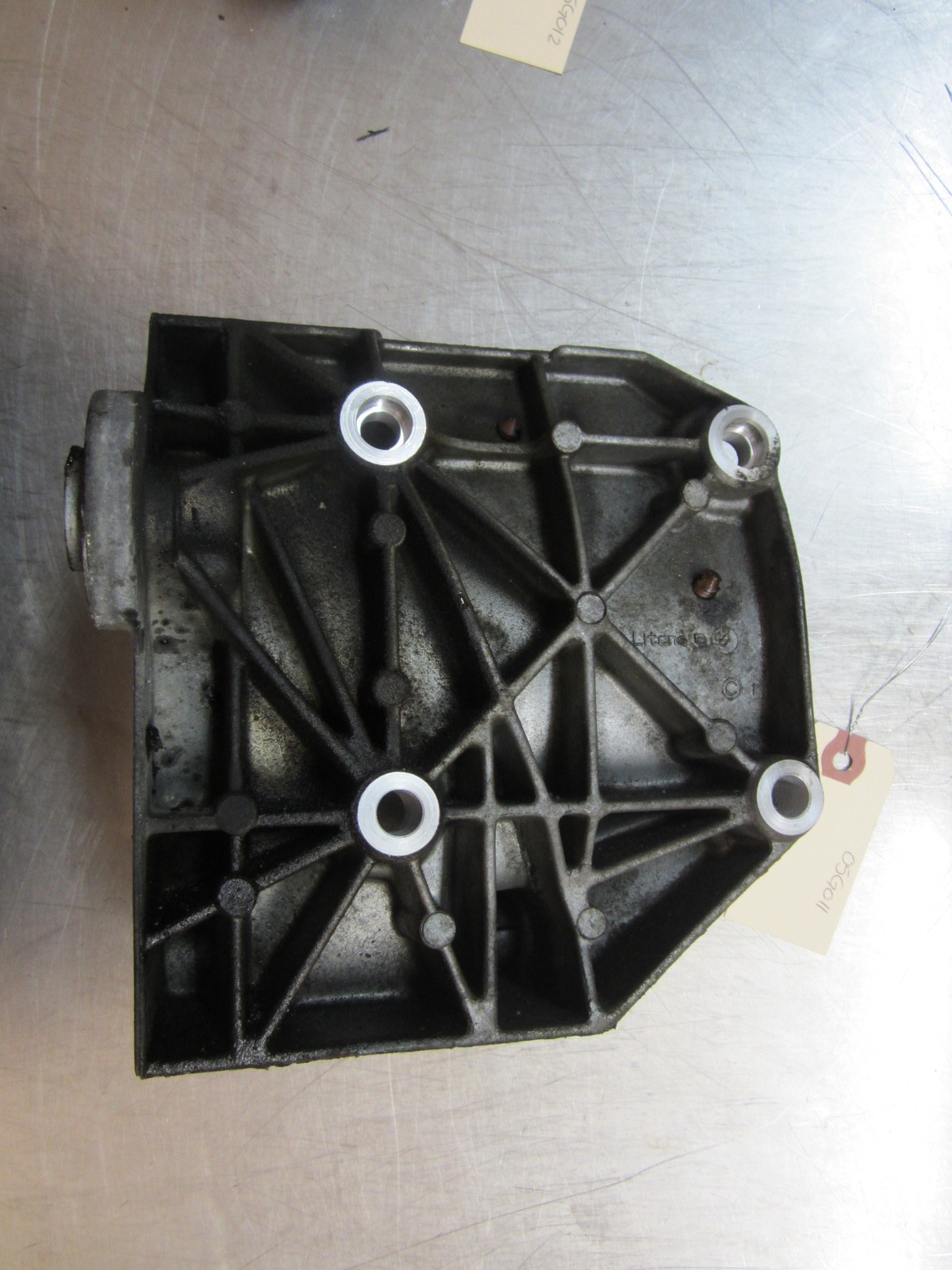 Air Compressor AC Bracket From 1998 JAGUAR  XJ8  4.0