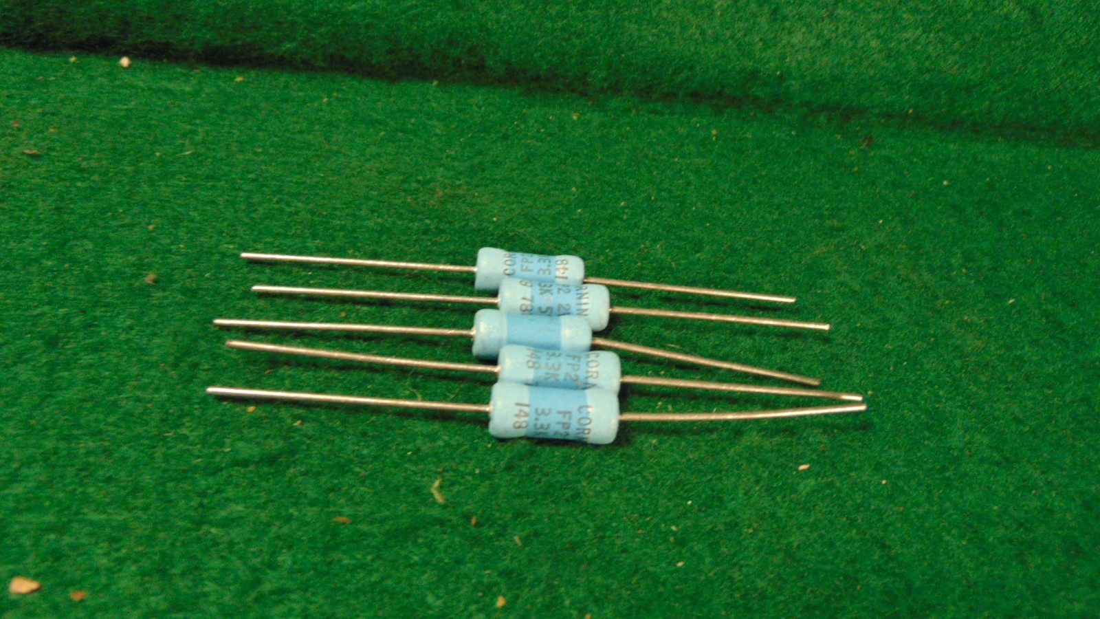 5 Pack Corning Flameproof  3.3k OHM 2 Watt 5% Resistors NOS