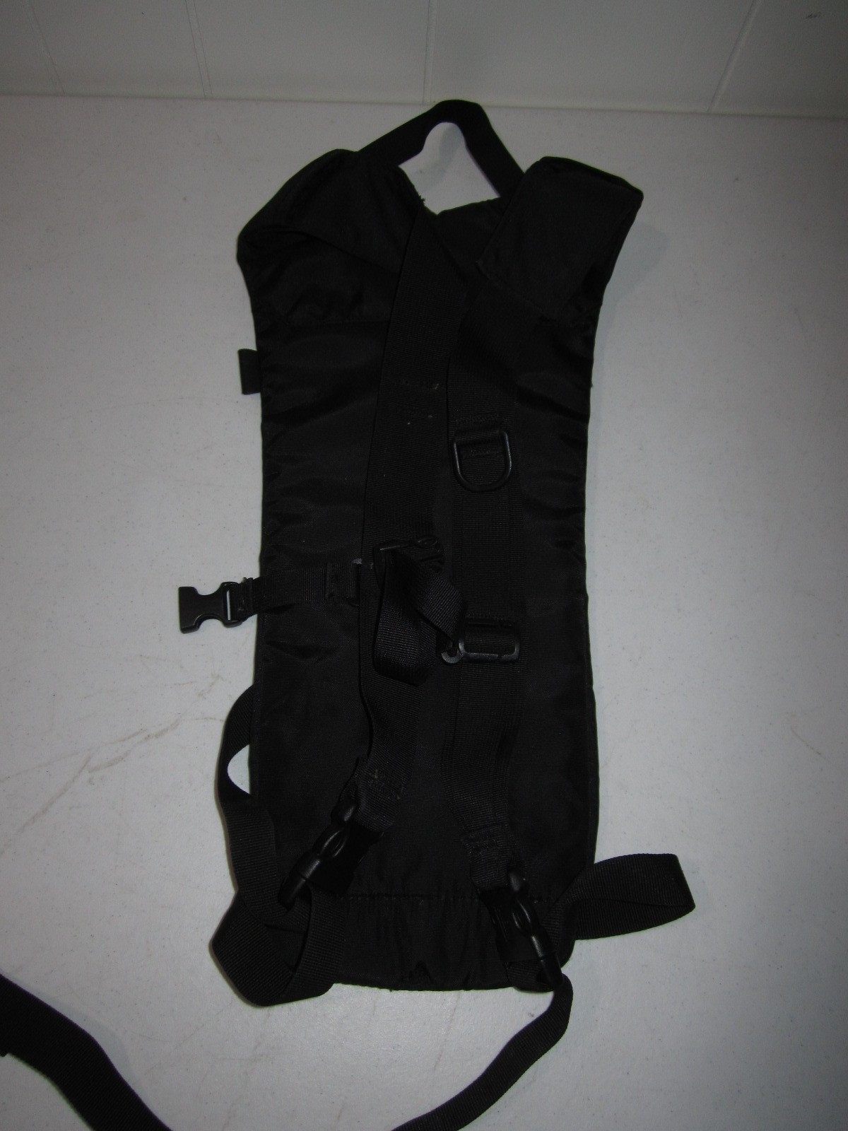 Black Camelbak Sabre Hydration Carrier Pack 70 Ounce 2 Liter Bladder NO INSERT