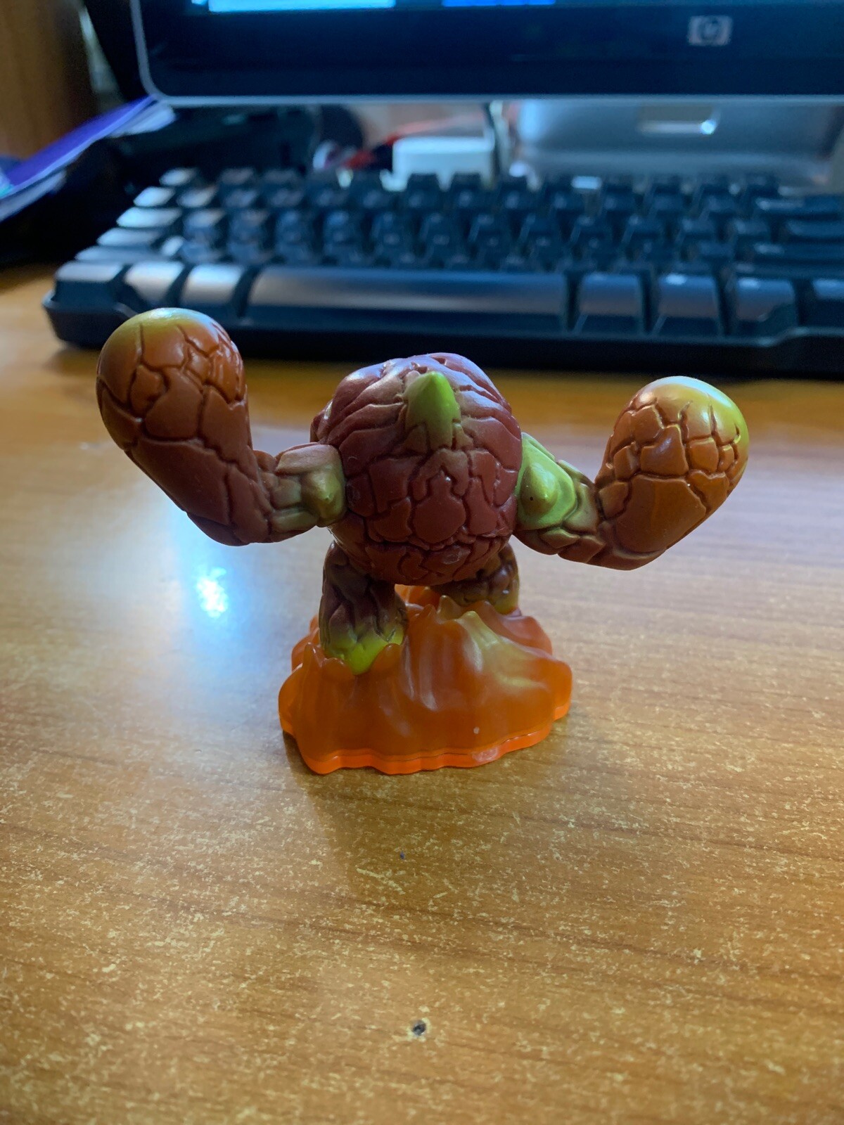 ☆ ERUPTOR LIGHTCORE ~ FIRE ELEMENT ☆ SKYLANDERS GIANTS FIGURE