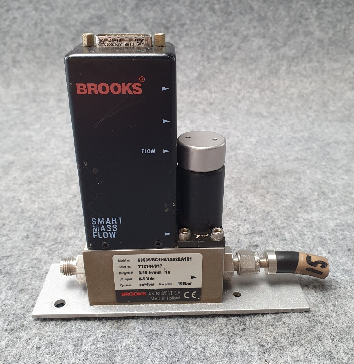BROOKS INSTRUMENT 5850S / BC1HA1AB2BA1B1 SMART MASS FLOW