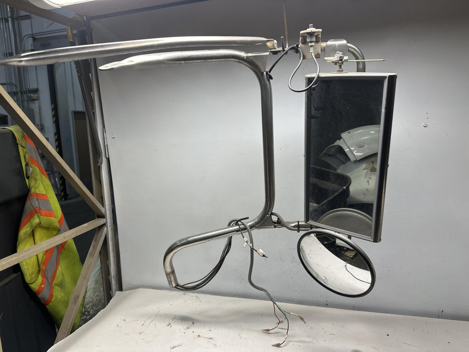 2005-2017 Peterbilt 386 STAINLESS Right Door Mirror - Used | P/N 21296439