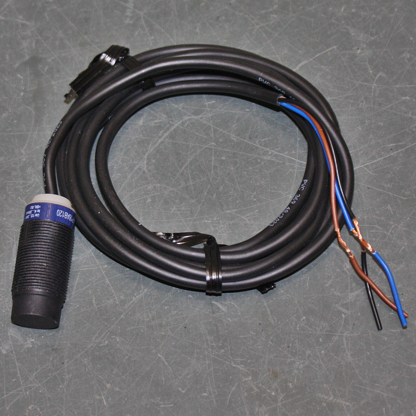 GENUINE Telemecanique Sensors Inductive Proximity Switch XS4P18AB120, 12-24V DC