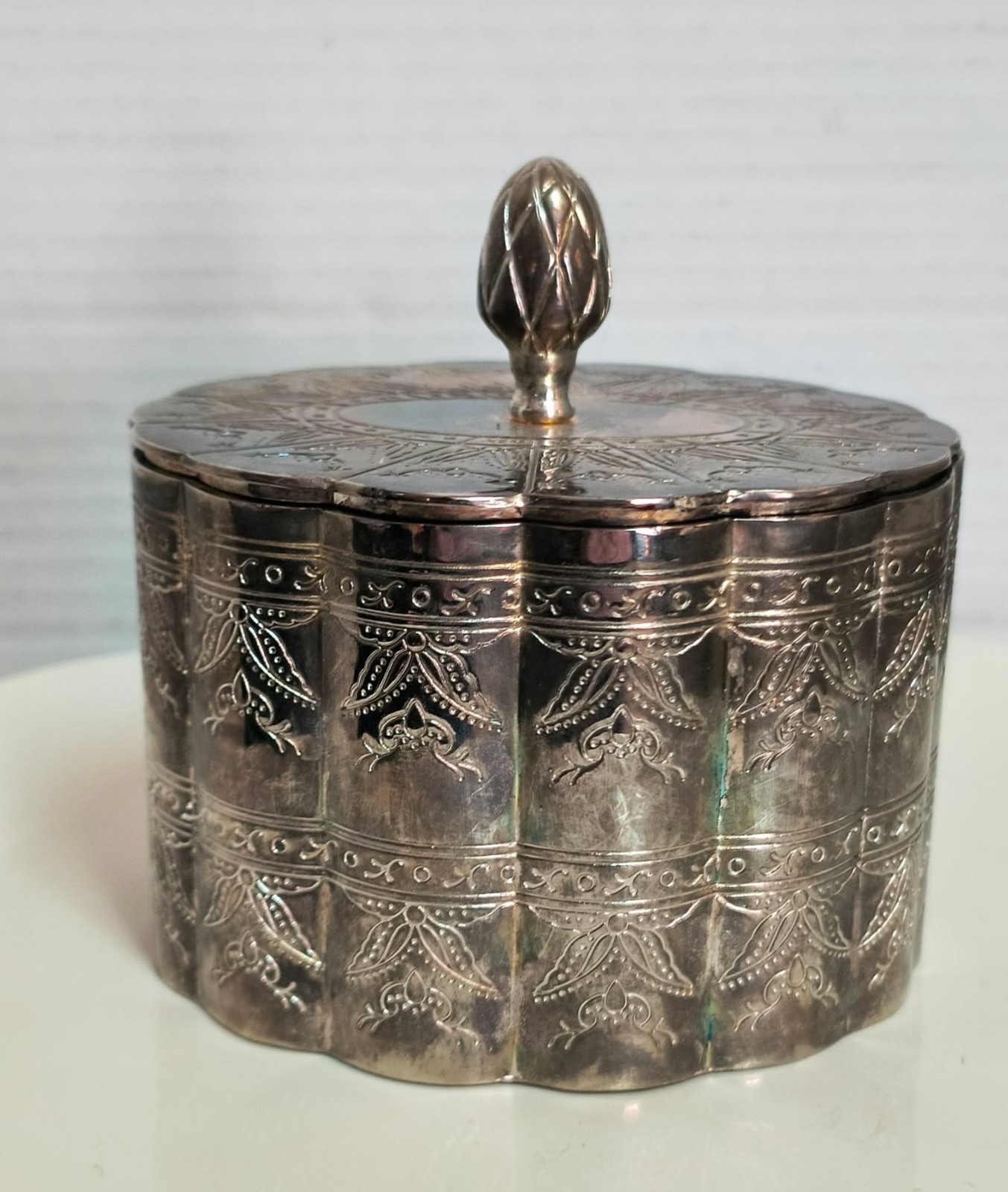 VTG SILVER PLATED/VELVET LINED TRINKET BOX/INTERNATIONAL SILVER CO./HONG KONG 5"