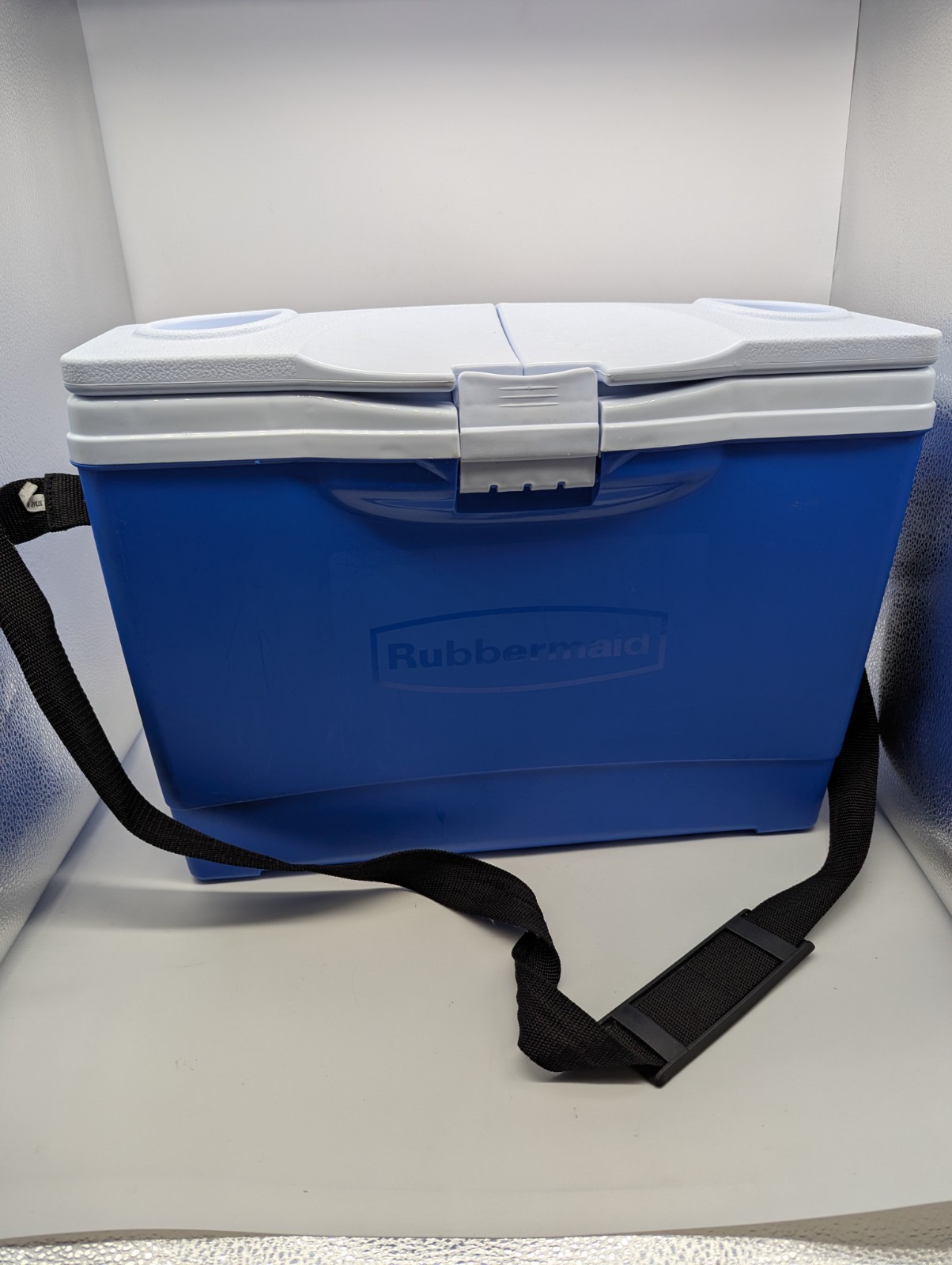 Rubbermaid Slim Cooler 6” 13QT/12.5L Blue w/ Dual Open Lid Adj Strap Boeing