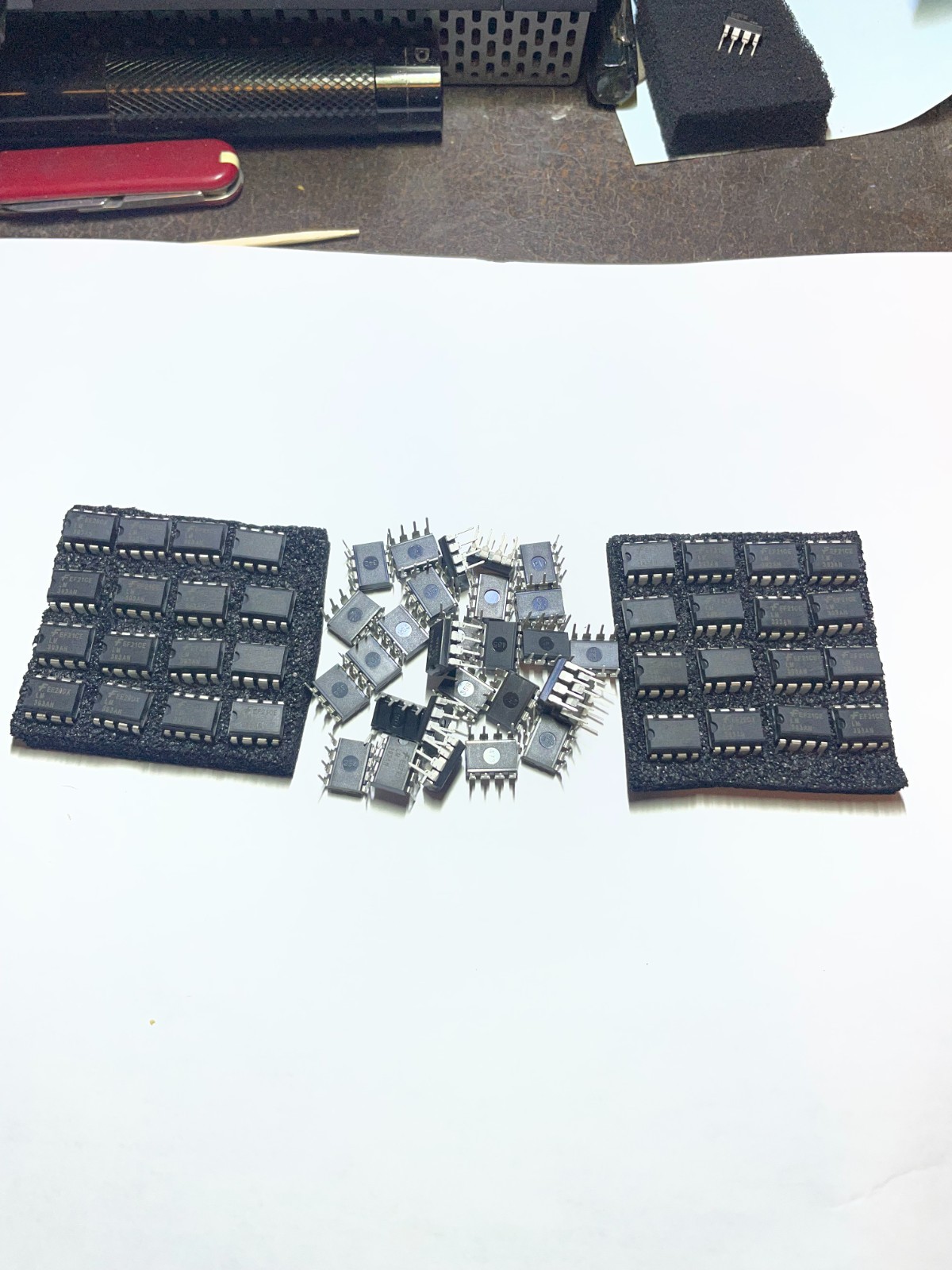 Lot Of 32 LM393AN chips