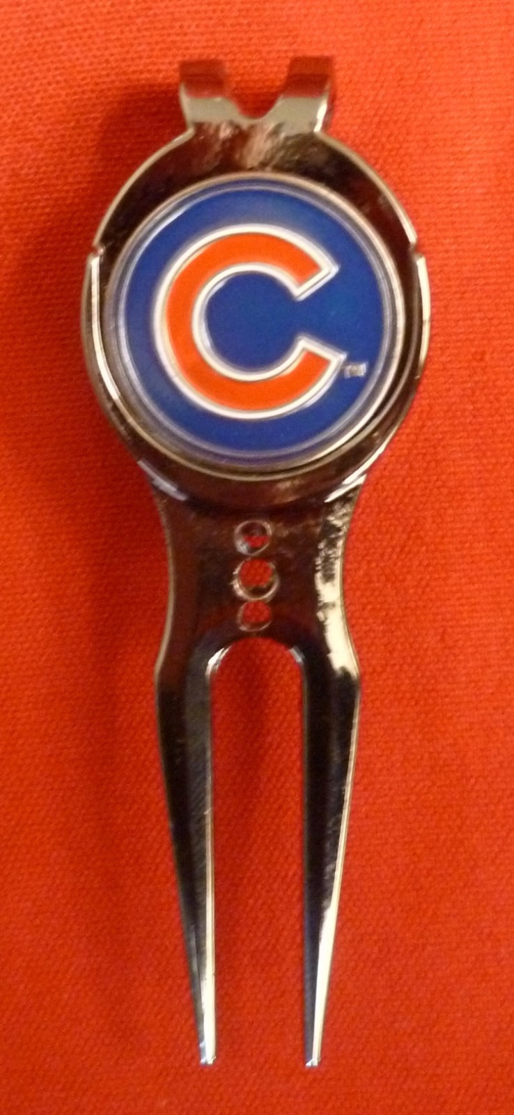 CHICAGO CUBS 1" Golf Ball Marker 2 Sided & Divot Tool with clip ~ MLB Licensed