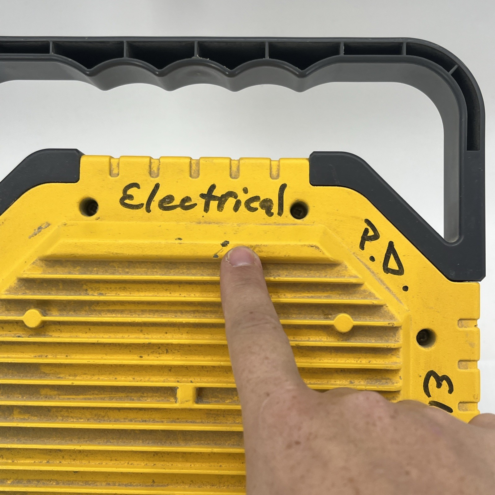 Intertek Portable Work Light, Model 6335, 120 Vac, 60 Hz, 45 W. {LL}.