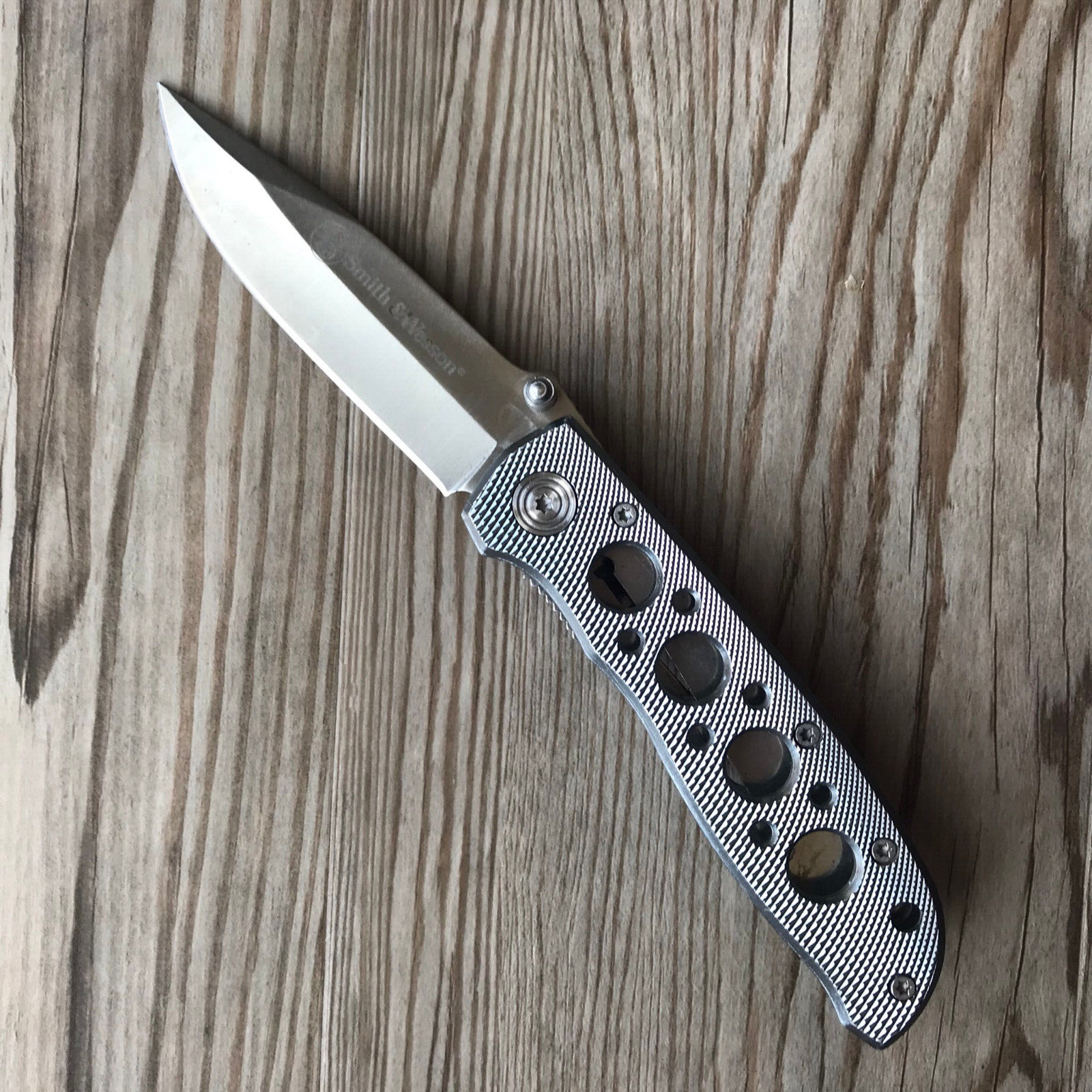 Smith & Wesson SS Extreme Ops CK105H Plain Edge Folding Knife Stainless