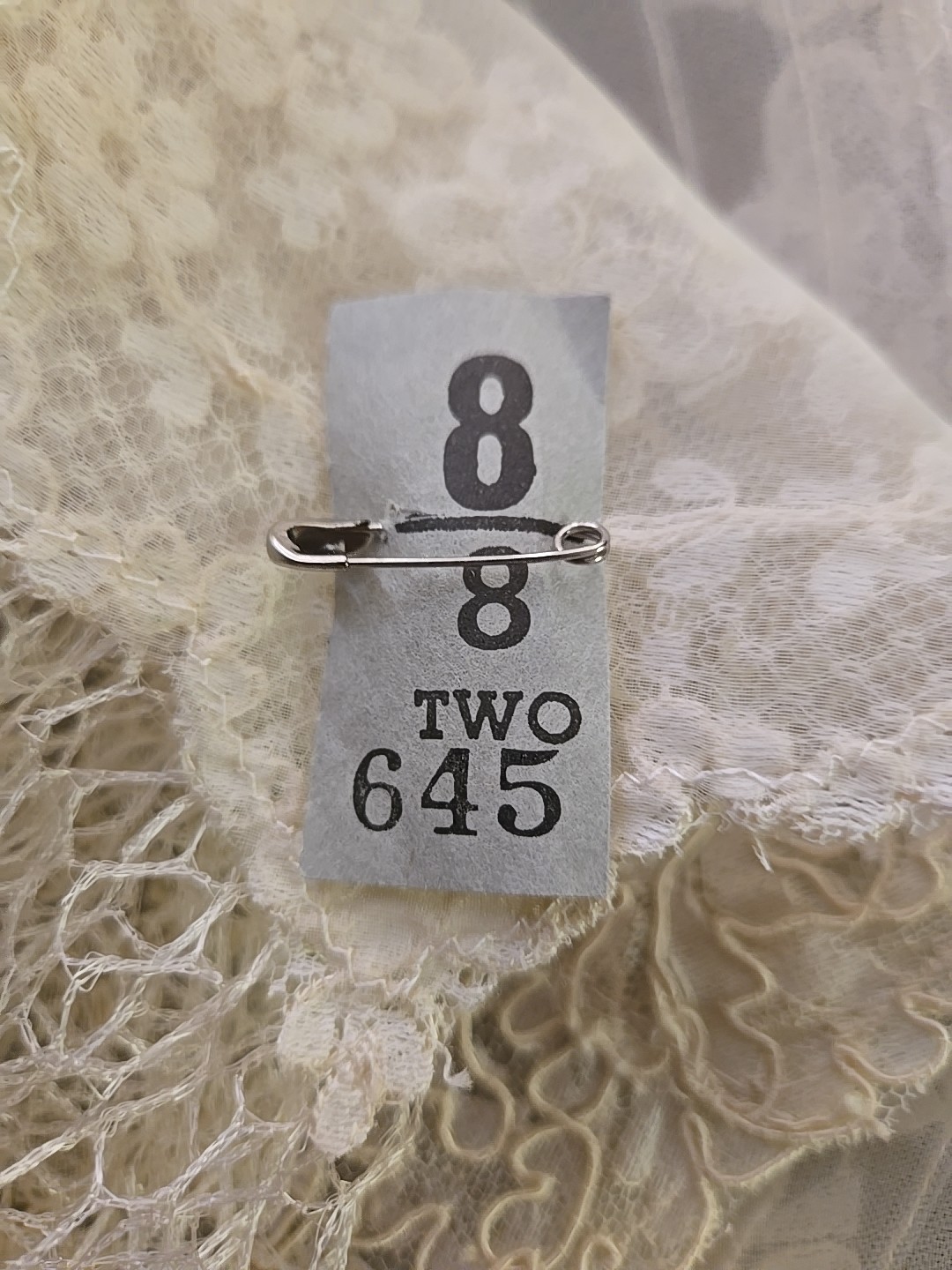 Vintage White Wedding Hat With Long Lace Train