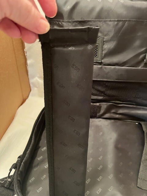 Icon Black 17" Notebook Computer Case With Shoulder Strap Pre-owned