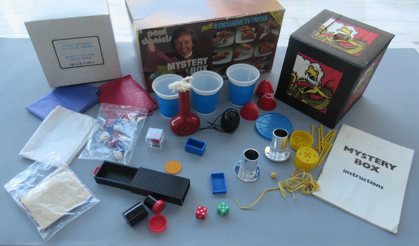 Vintage Paul Daniels Mystery Box magic tricks incomplete for spares 1908s