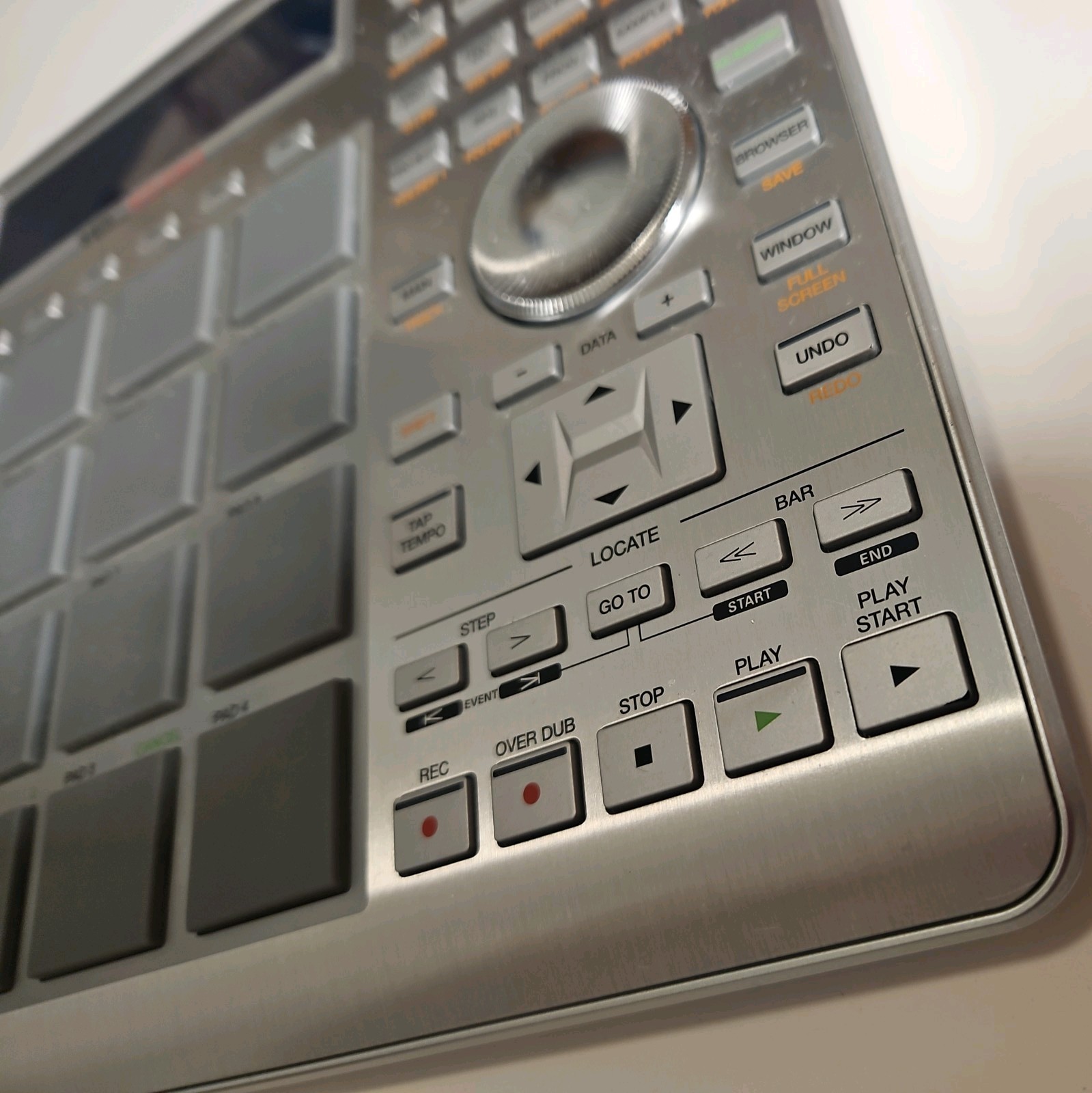 Akai Professional MPC Studio Silver with case USB & MIDI cord Tested