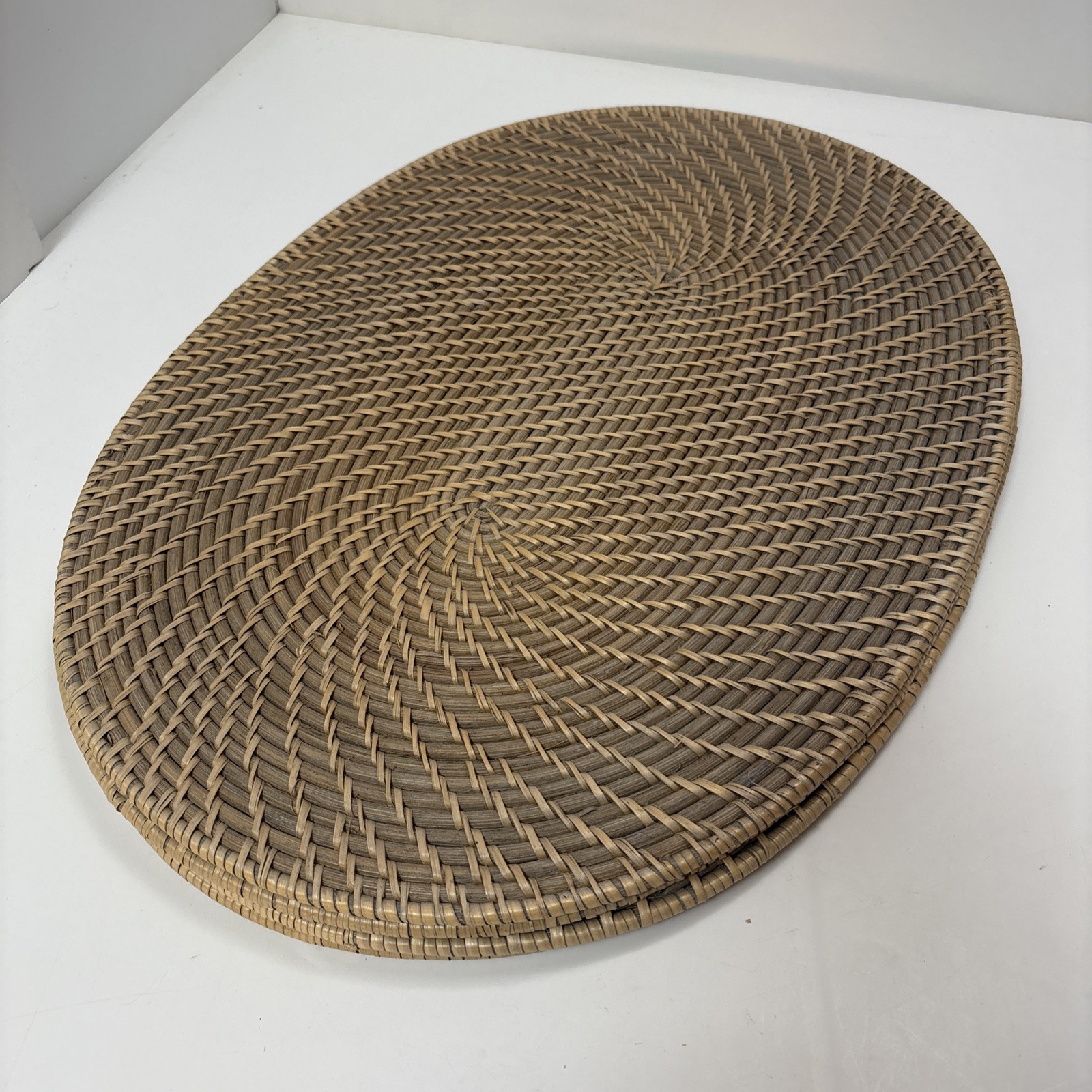 Set of 4 Woven Oval Placemats – 14" × 19.5" – Natural wicker Fiber Look