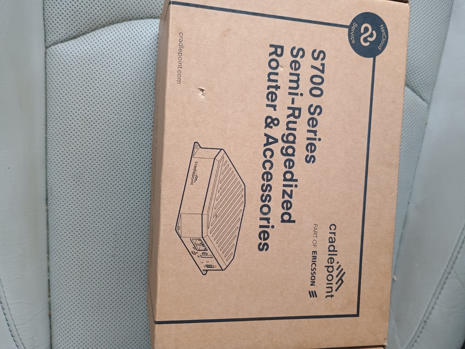 S700 Series Semi-Ruggedized Router  And  Accessories