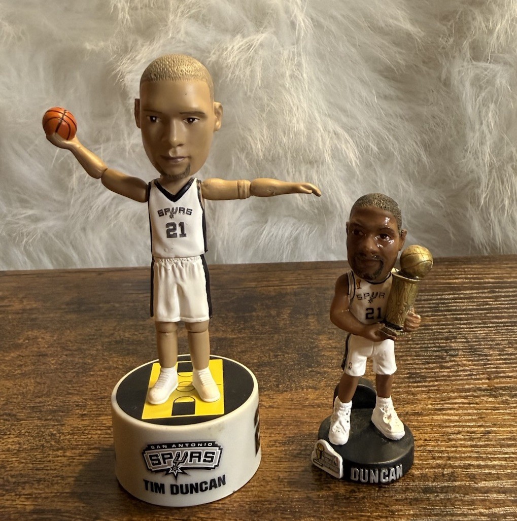 Tim Duncan 2003 NBA Champions Legend of The Court Bobblehead San Antonio Spurs
