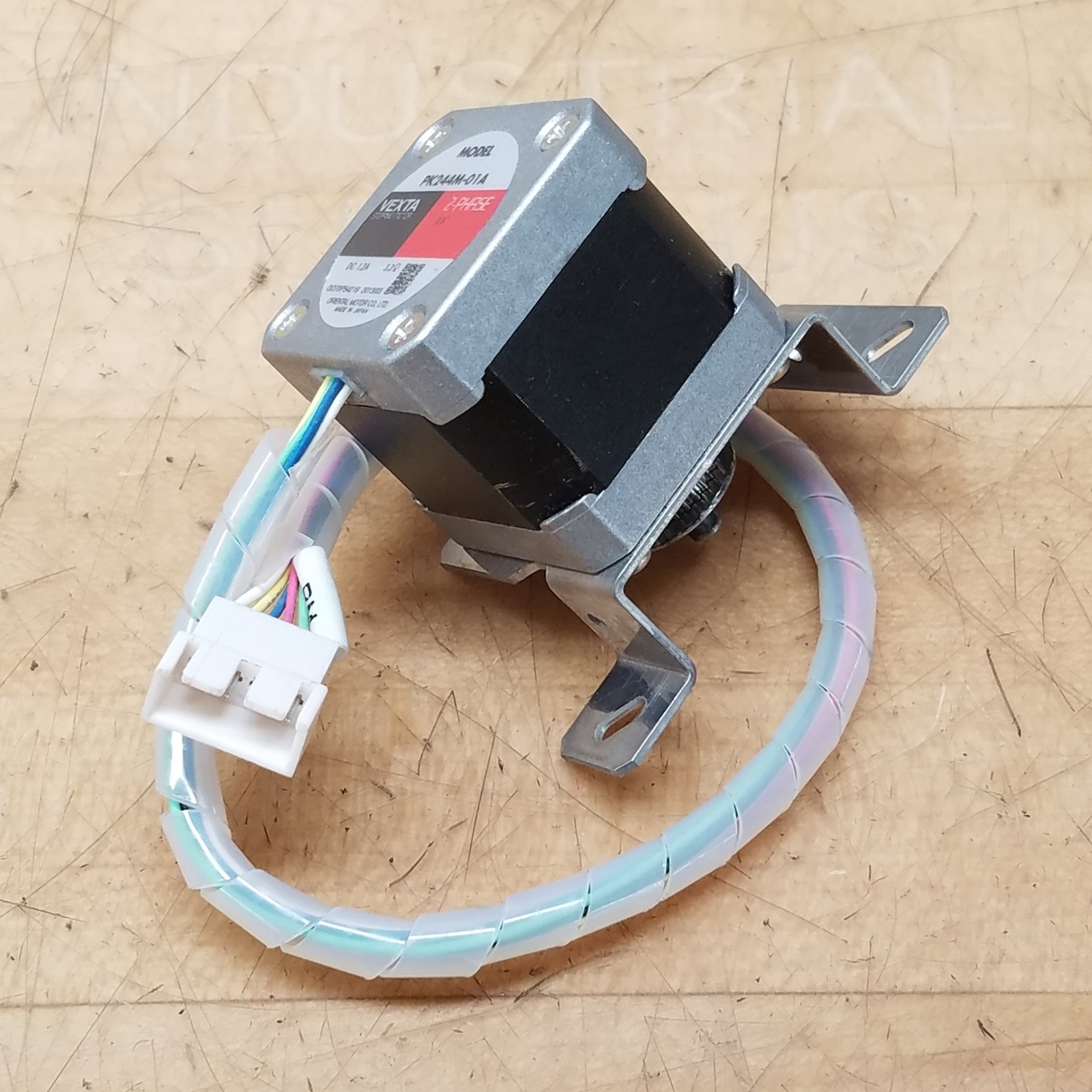 Vexta PK244M-01A Stepper Motor, 2 Phase, 1.2A, 3.3 Ohm - USED