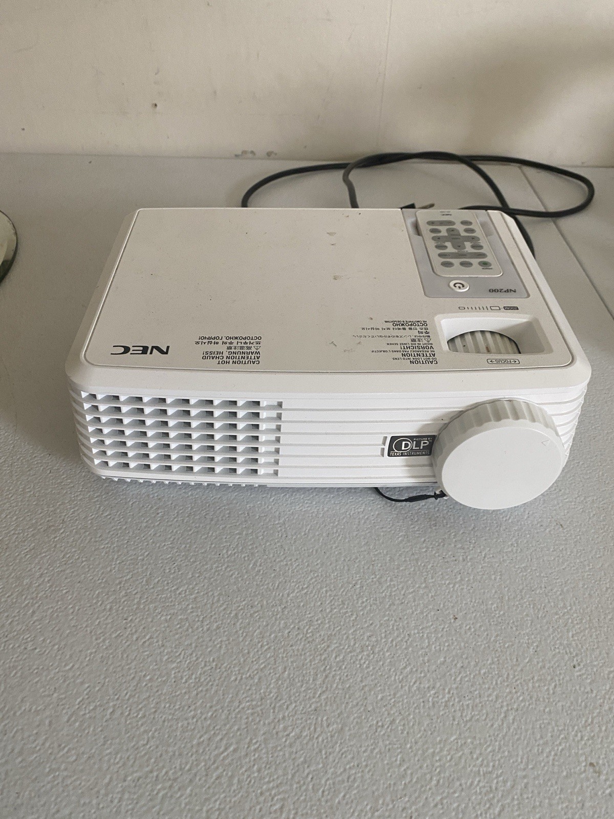 NEC np200 DLP Projector Wprking With Power Cord And Remote