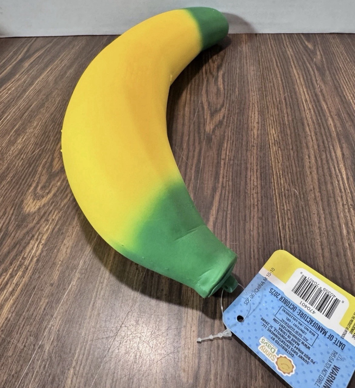 Sunny Days Laffy Snacks Squishy Stretchy Banana Toy 18" new with tags Squeeze