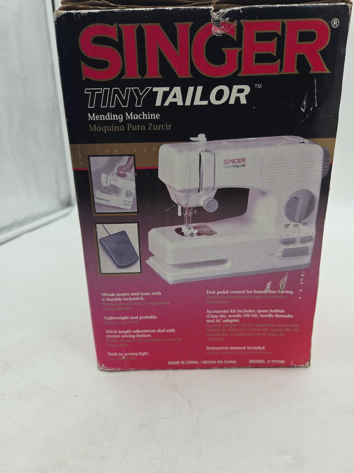 Singer® Tiny Tailor TT700 Electronic Mending/Sewing Machine-- Tested & Working