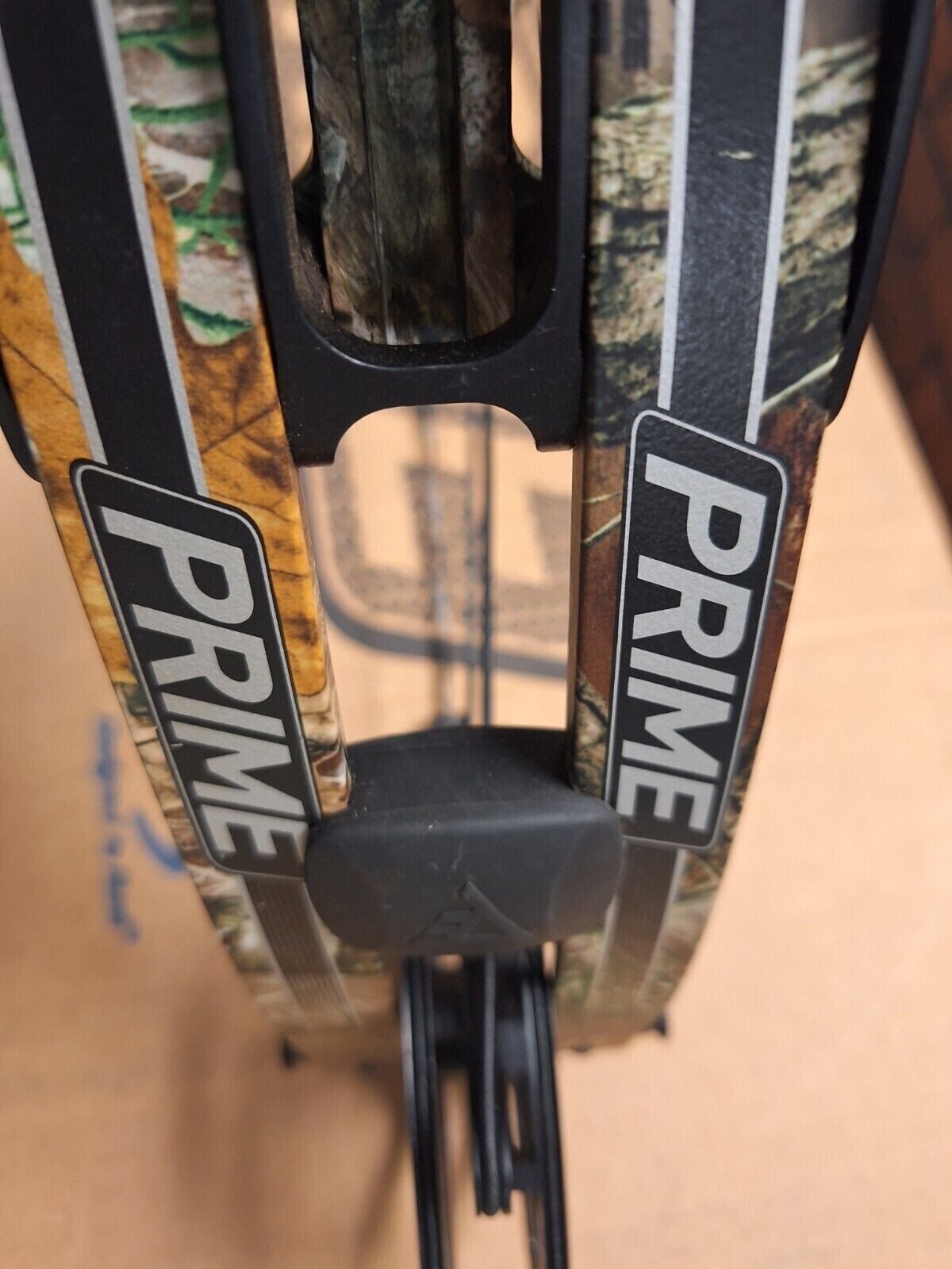 Prime Logic CT-3 Compound Bow Right Hand 55-65# 335fps!