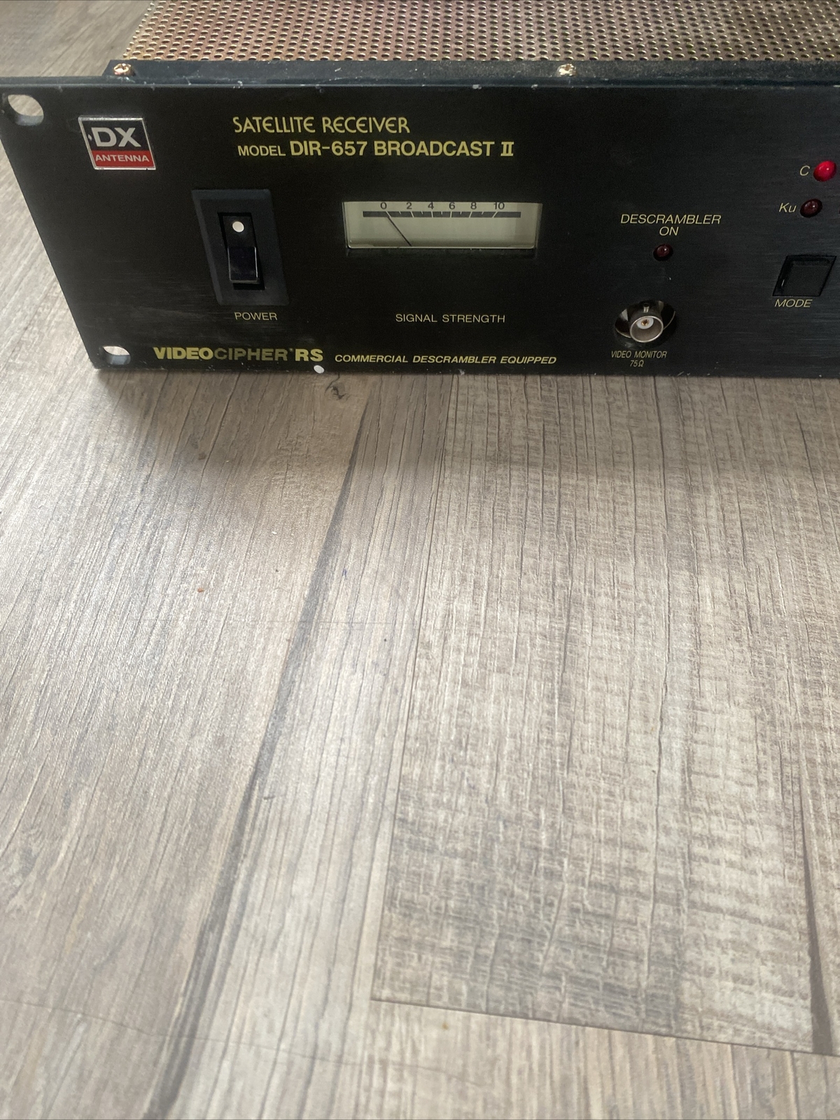 DX ANTENNA DIR-657 BROADCAST SATELLITE RECEIVER