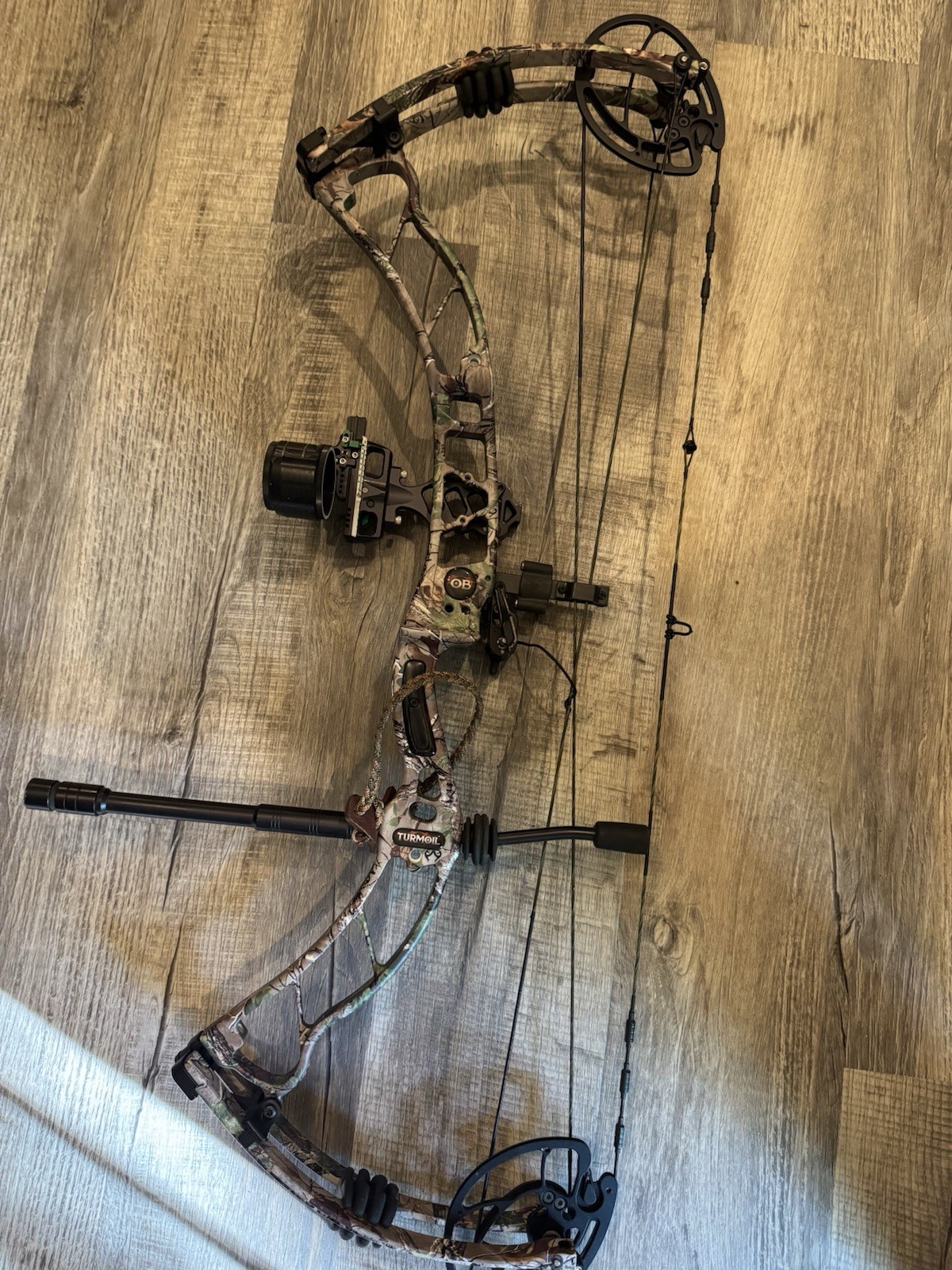 Obsession Turmoil Camo Compound Bow RH 70lb 29in w/ Optimizer Lite & Rest
