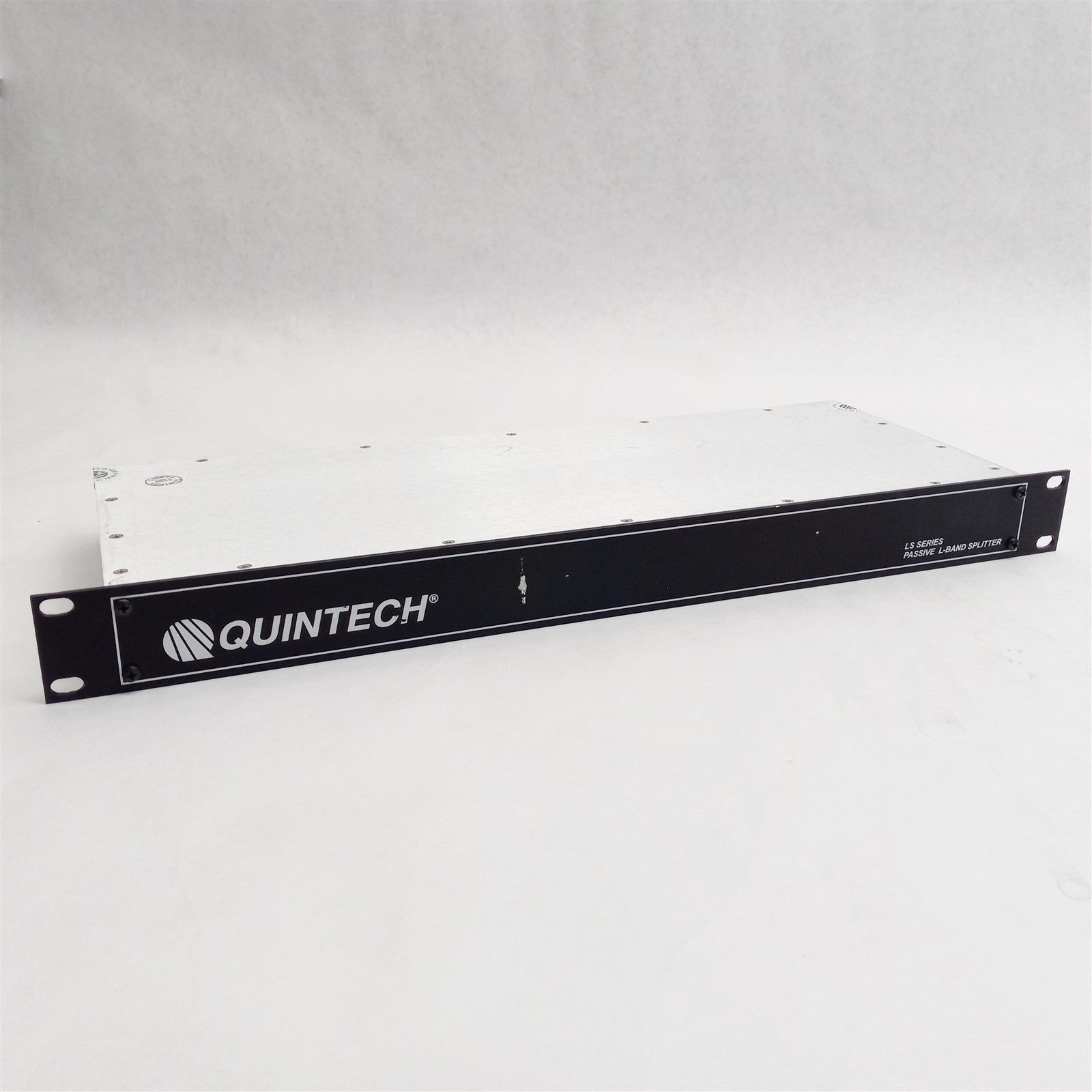 Quintech LS16 2150P LS162150P1FNA000 LS Series 16-Way Passive L-Band Splitter