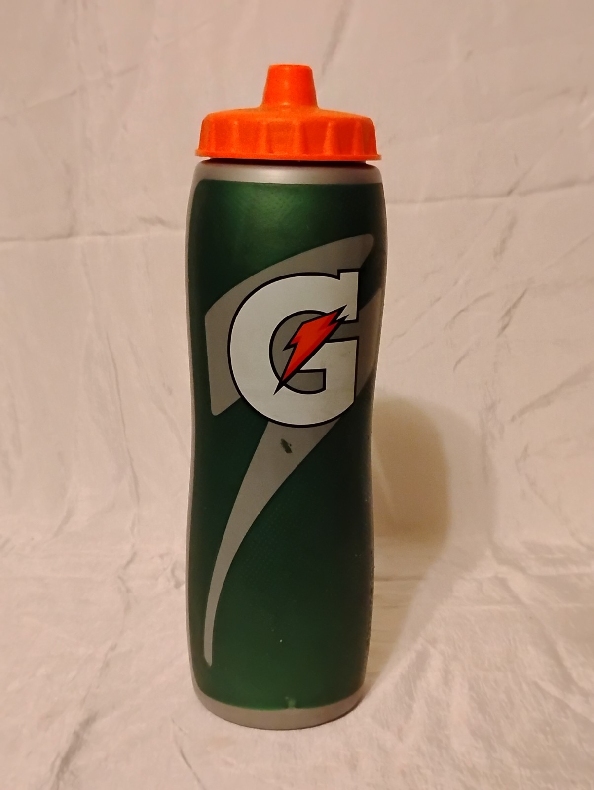 Gatorade Squeeze Sports Water Bottle 32 OZ *GUC*