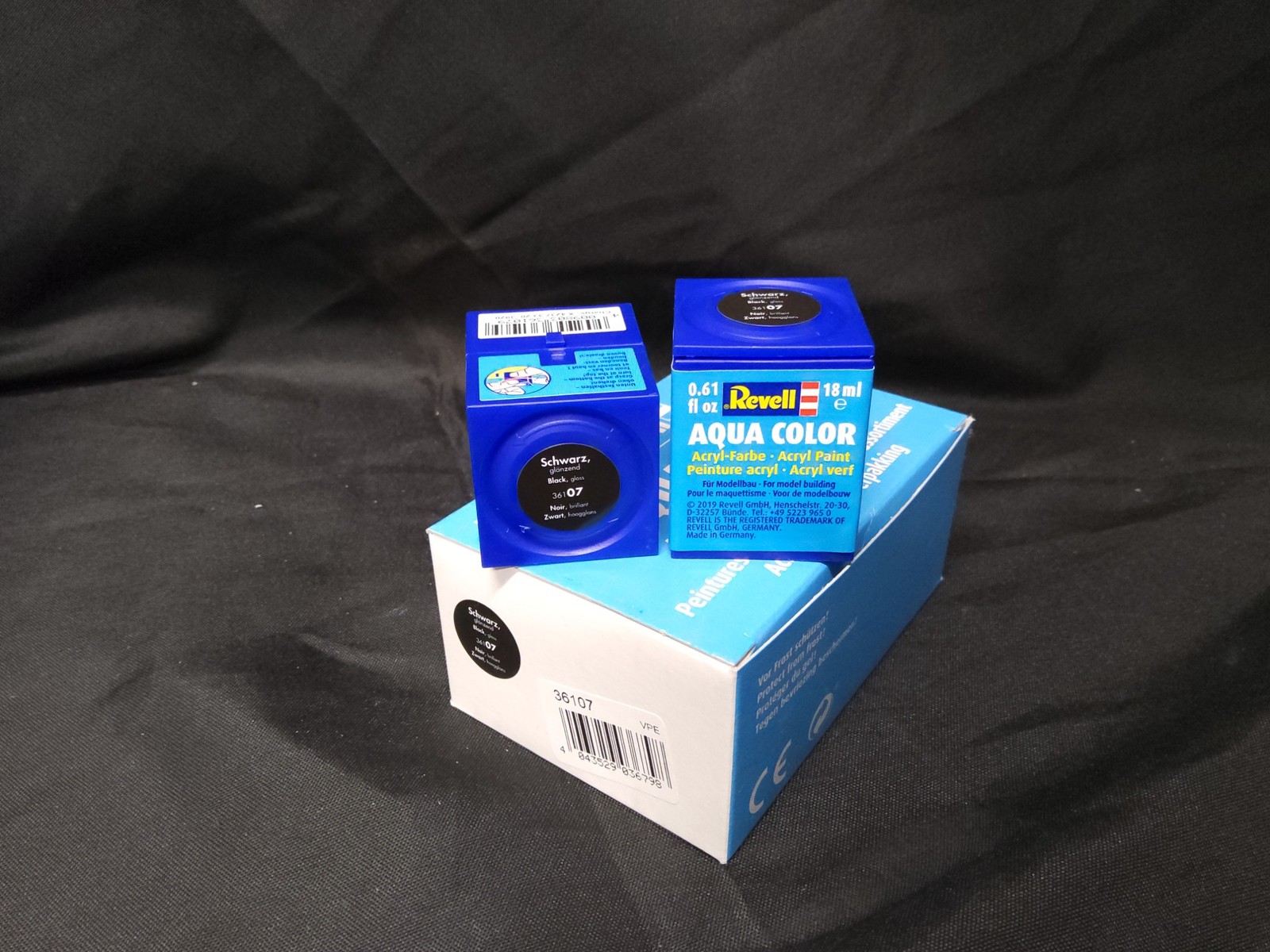Revell Aqua Color Acrylic Paint 18ml - "Black" (RAL 9005) Model No 36107 box set