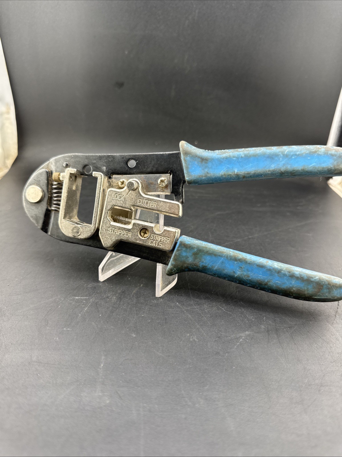 Vintage Blue Handle Wire Stripper Cutter Tool Cat5 Lock Cutter Stripper