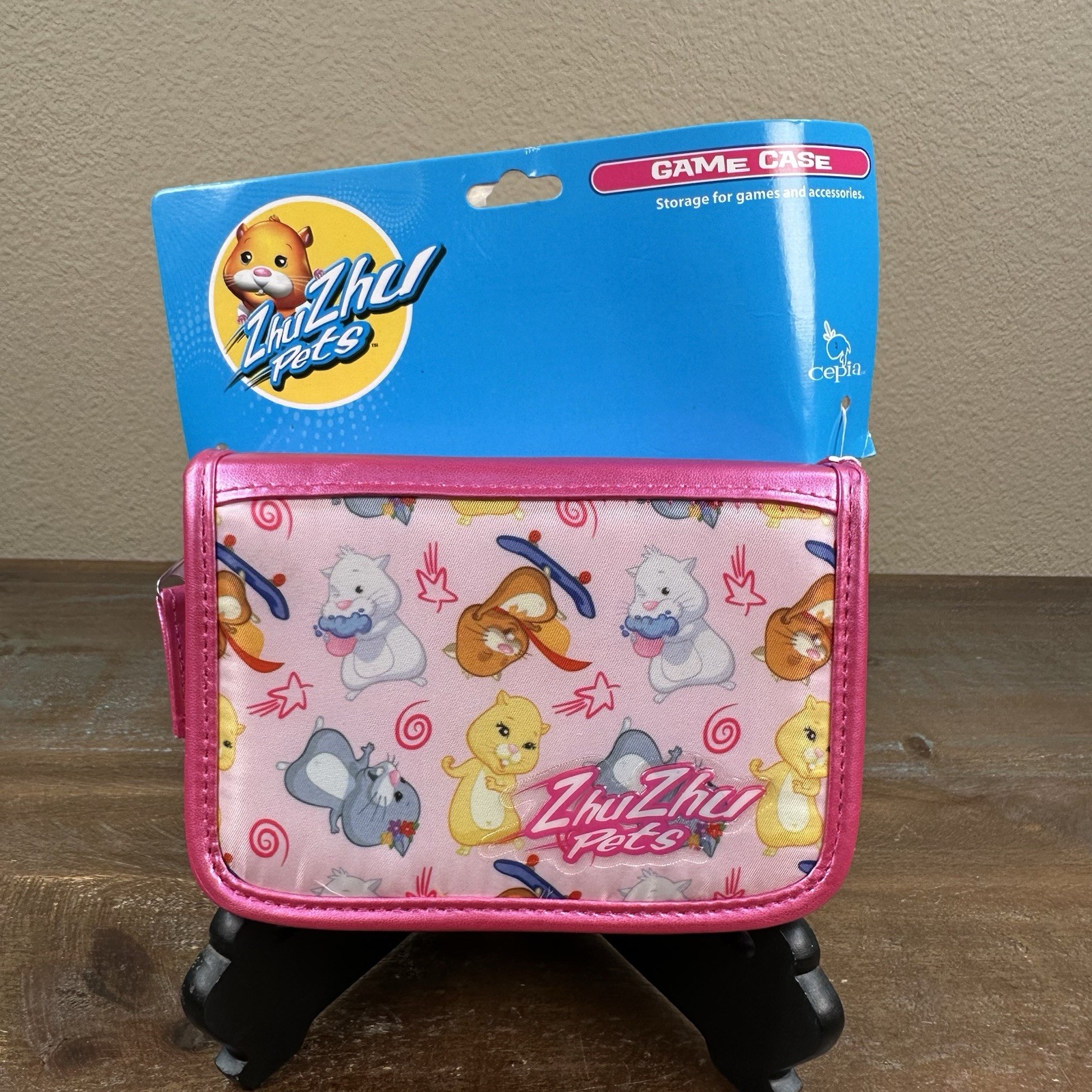 NWT Zhu Zhu Pets Pink Zipper Game Case With Zhu Zhu Characters