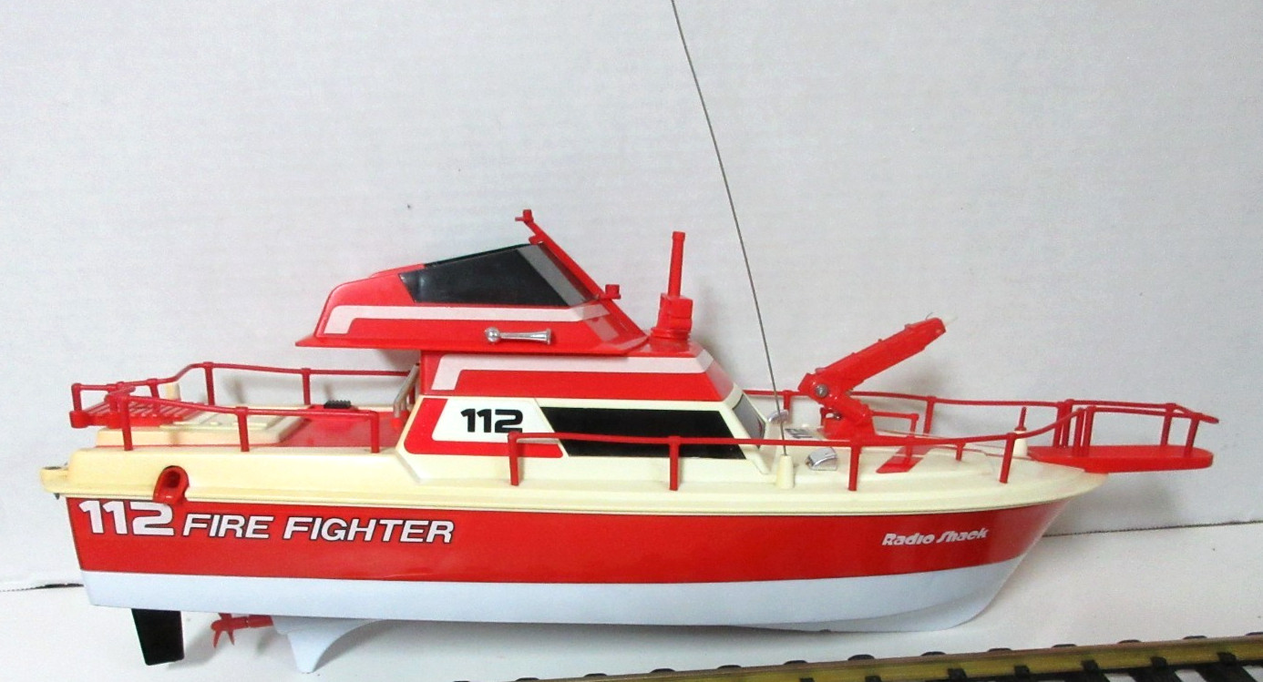 Vtg RadioShack Fire-Fighting Speed Cruiser Radio Controlled Action Craft 60-4072