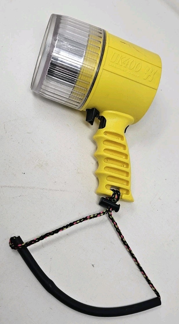 Underwater Kinetics UK400 Night Diving Flashlight USA Yellow TESTED WORKS
