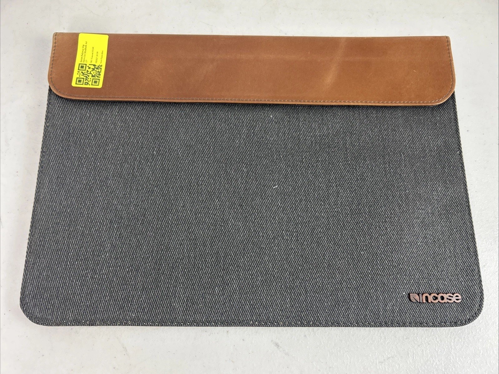 NEW Incase Pathway Slip Sleeve for MacBook Air 13" (SU25A)