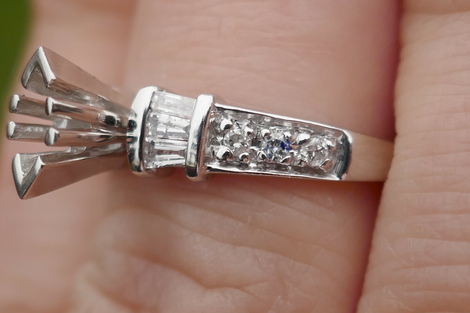 Gorgeous Platinum & Diamond Setting - Size 6.75 / 4.6 Grams