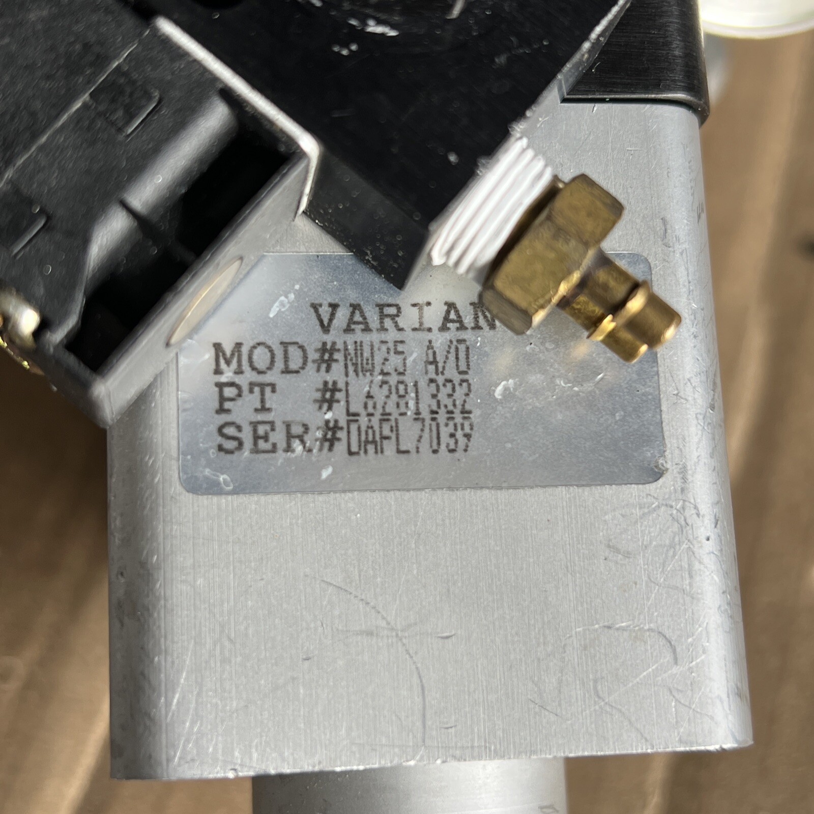 Varian L6281332, NW25 A/O In-line Block Valve