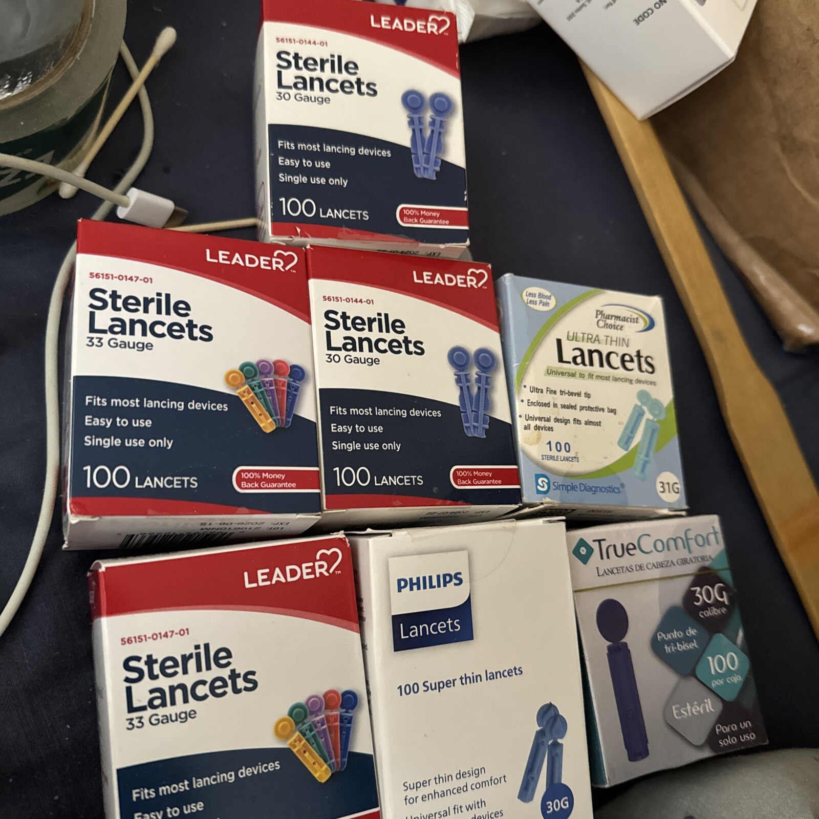 Universal 30/31/33g  700 Lancets - 7Box 100 Exp 25/26
