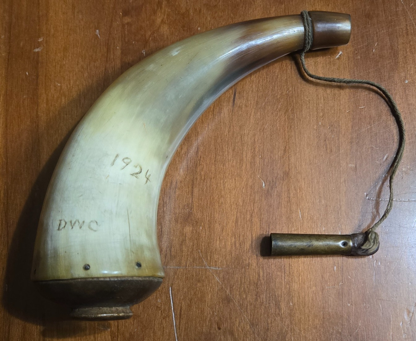 Vintage 1924 Carved Horn Powder Flask w/ Metal Cap, No Plug - Primitive Hunting