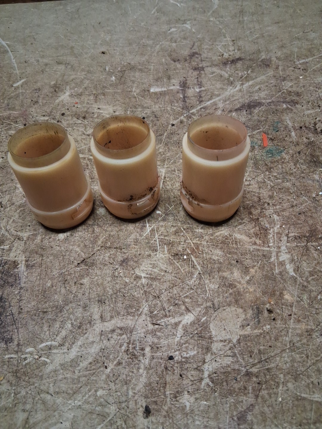 CAT Pump 2530, 25 GPM, 1200 PSI, 1025 RPM Front And Rear Retainers Lot Of 3