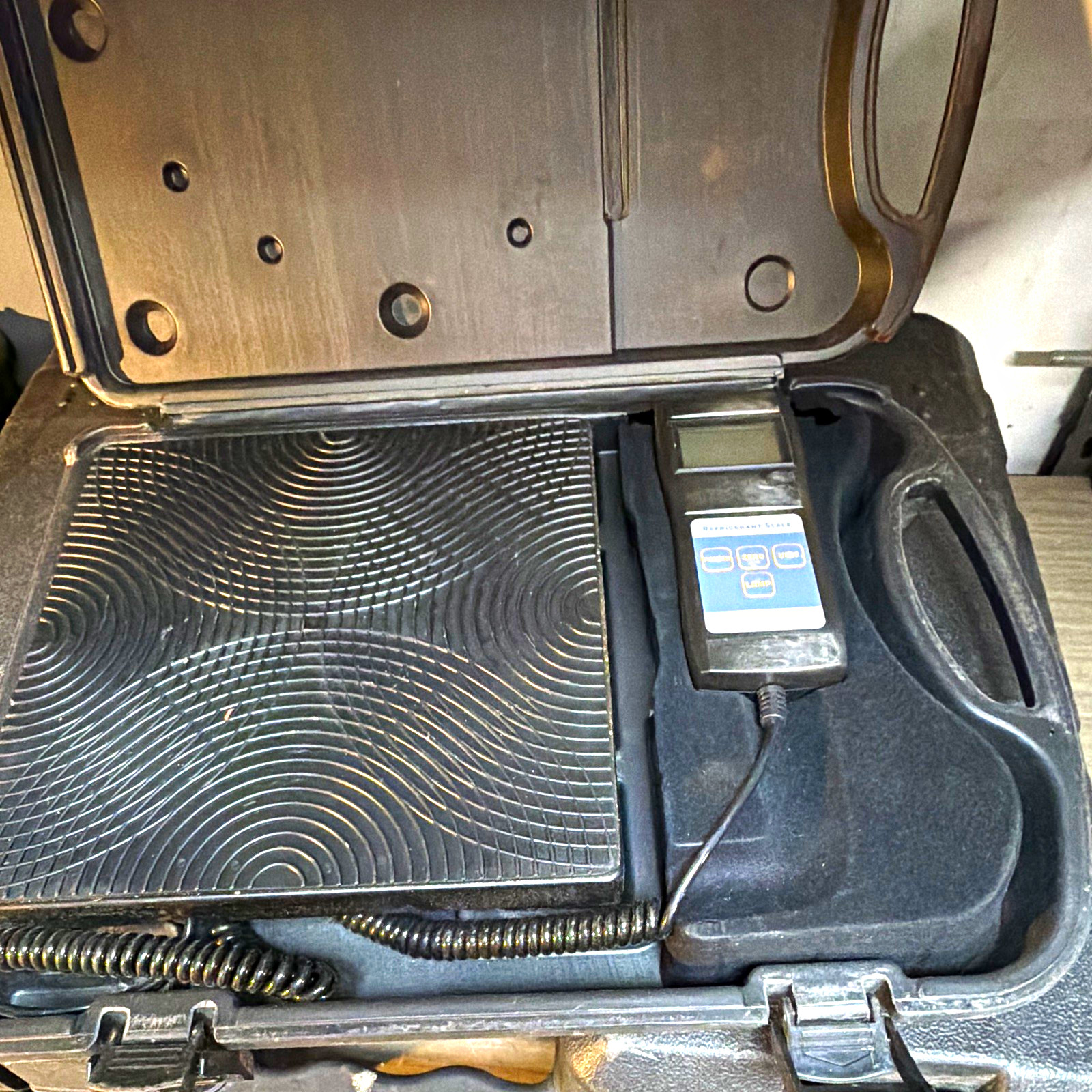 Digital Refrigerant Charging Scale w/ Carrying Case - HVAC A/C Refrigeration