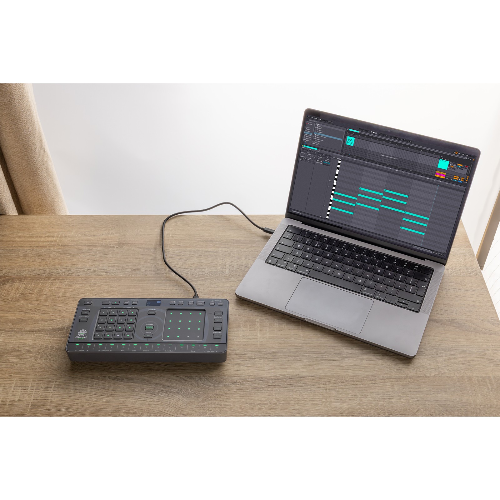 AlphaTheta CHORDCAT 8-Track Portable Groovebox Controller