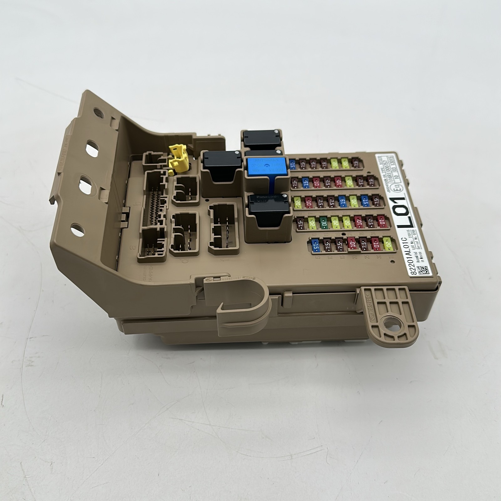 2015-18 SUBARU LEGACY OUTBACK INTERIOR FUSE BOX INTEGRATED UNIT OEM 82201AL01C