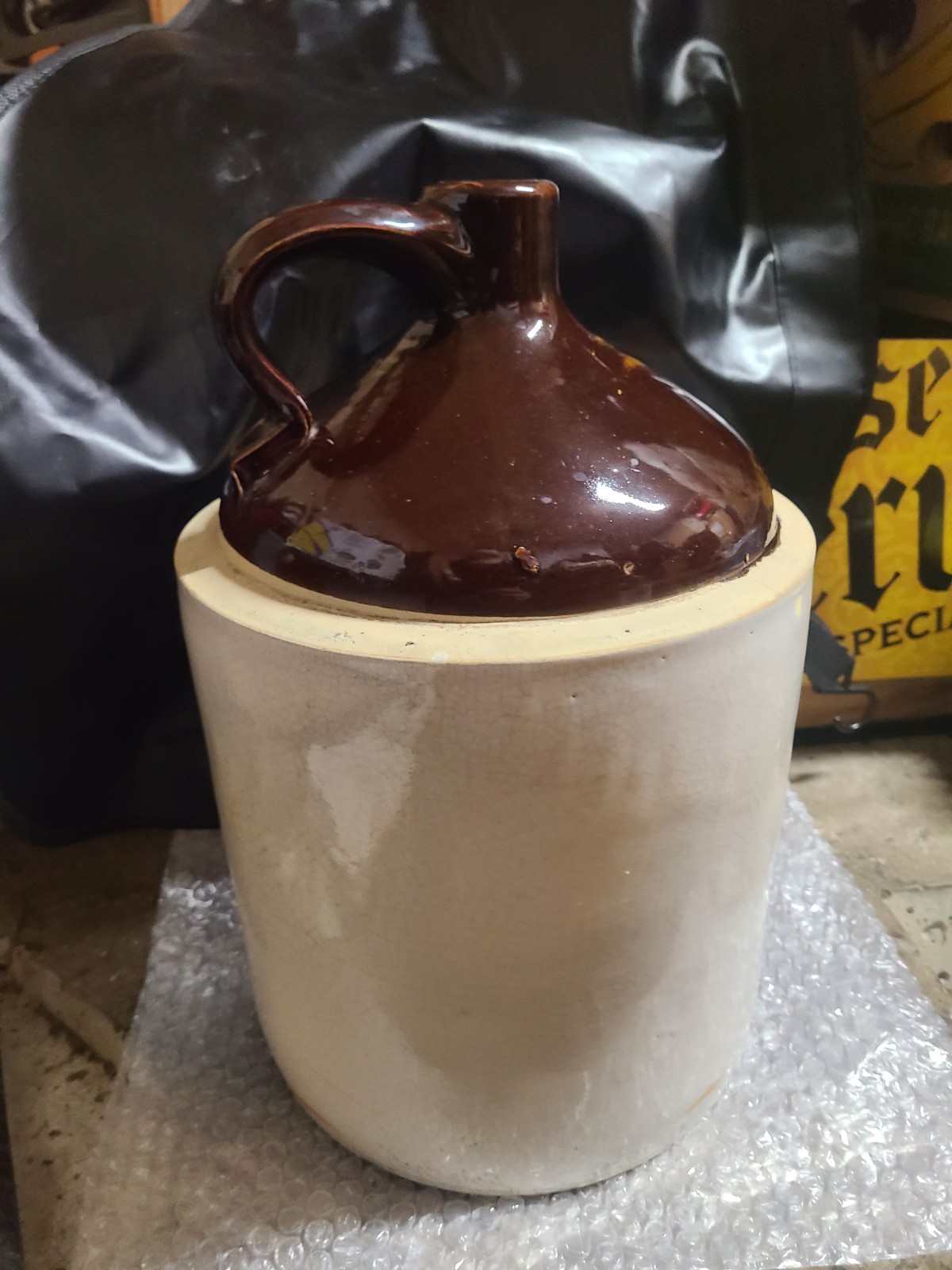 Two tone stoneware whiskey bottle 1 gallon, Condition near perfect!