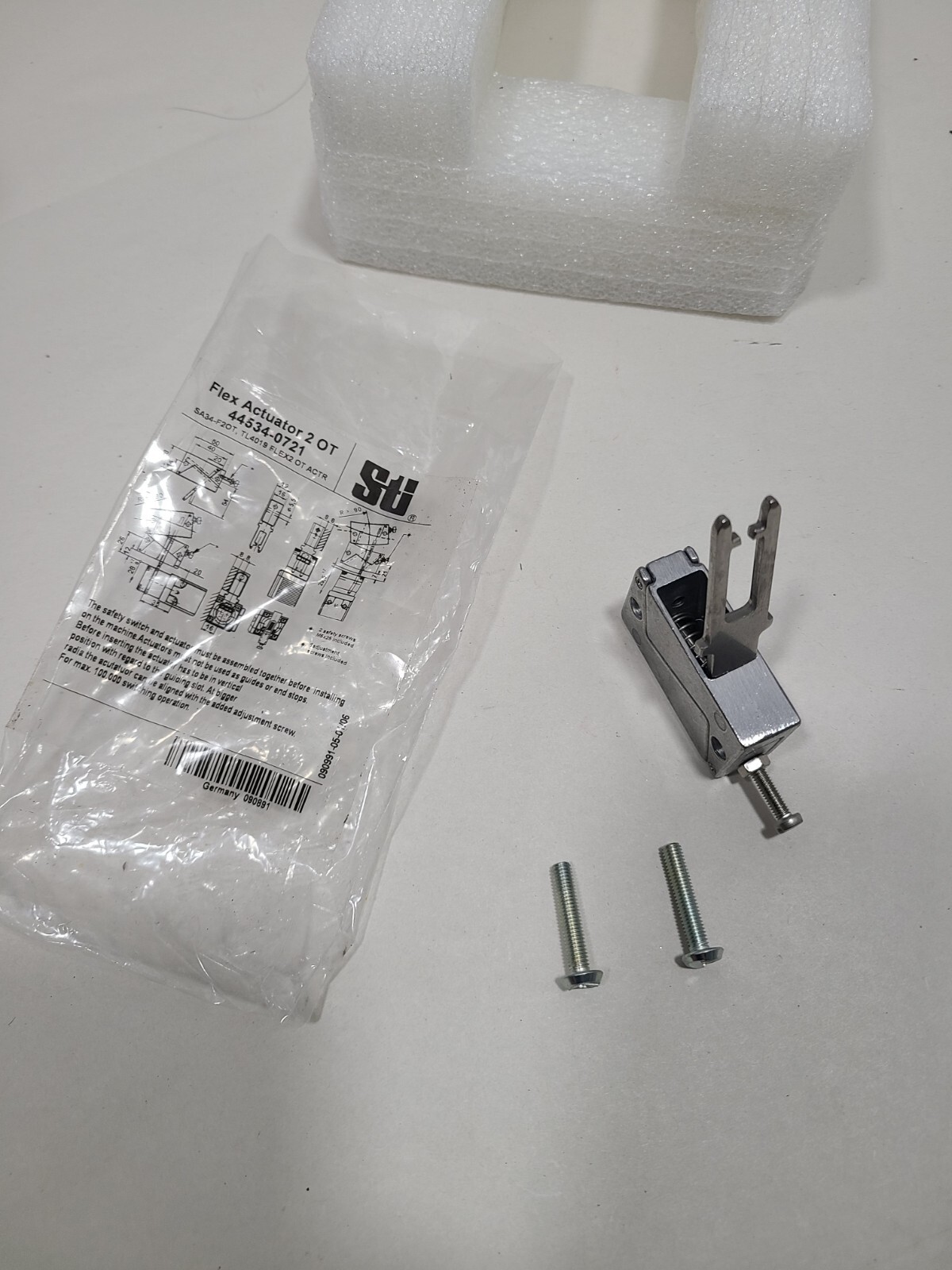 STI OMRON SA34-F2OT, TL4019, 44534-0721 FLEX ACTUATOR 2 OT, NEW