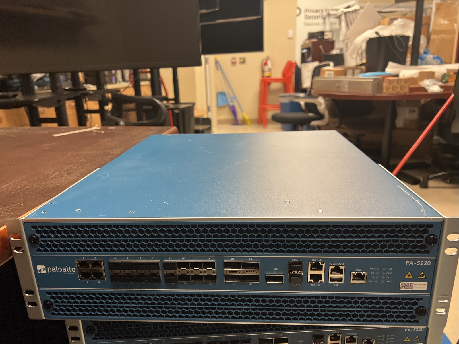 Palo Alto PA-5220 Next-Generation Firewall VPN Gateway 1/10/40GbE 2x PSU
