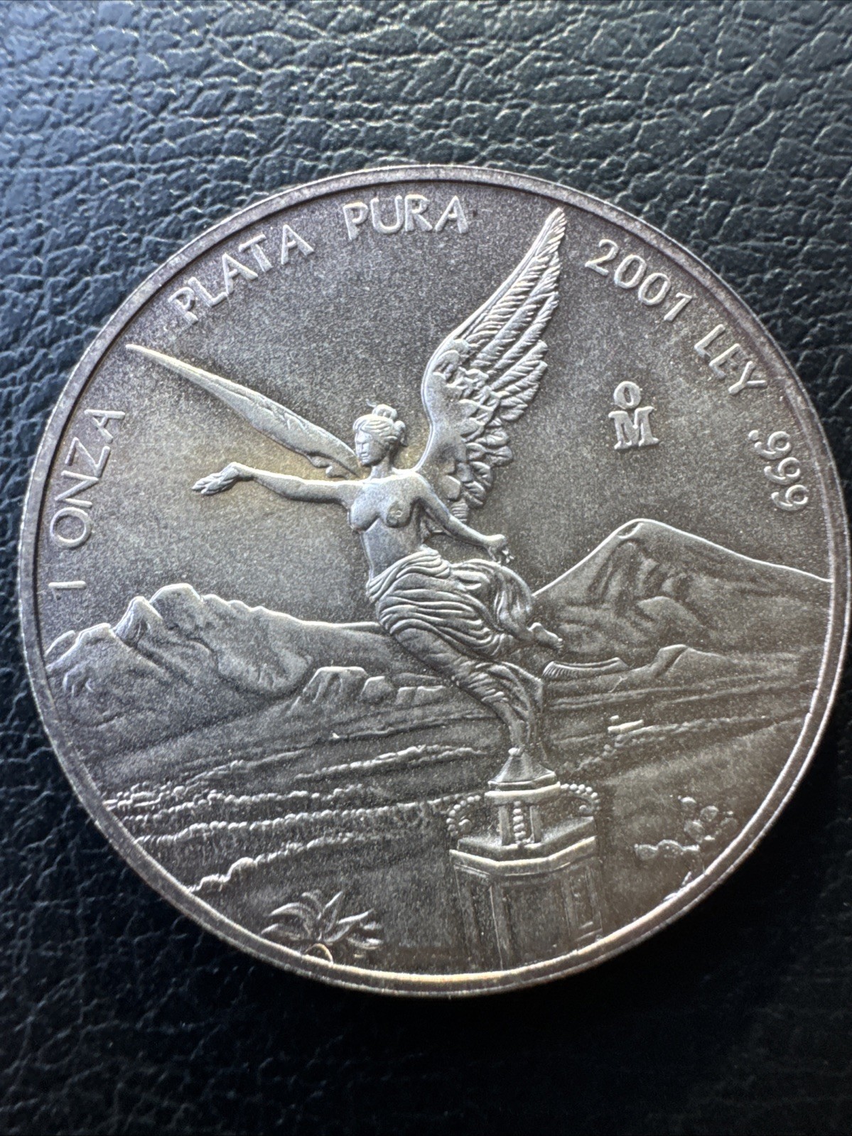 2001 Mexico Libertad 1 oz Silver Coin BU Uncirculated - Semi Key Date!